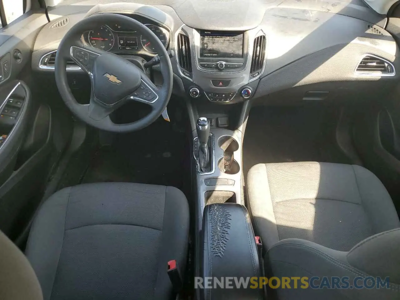 8 Photograph of a damaged car 3G1BE6SM0KS528090 CHEVROLET CRUZE 2019