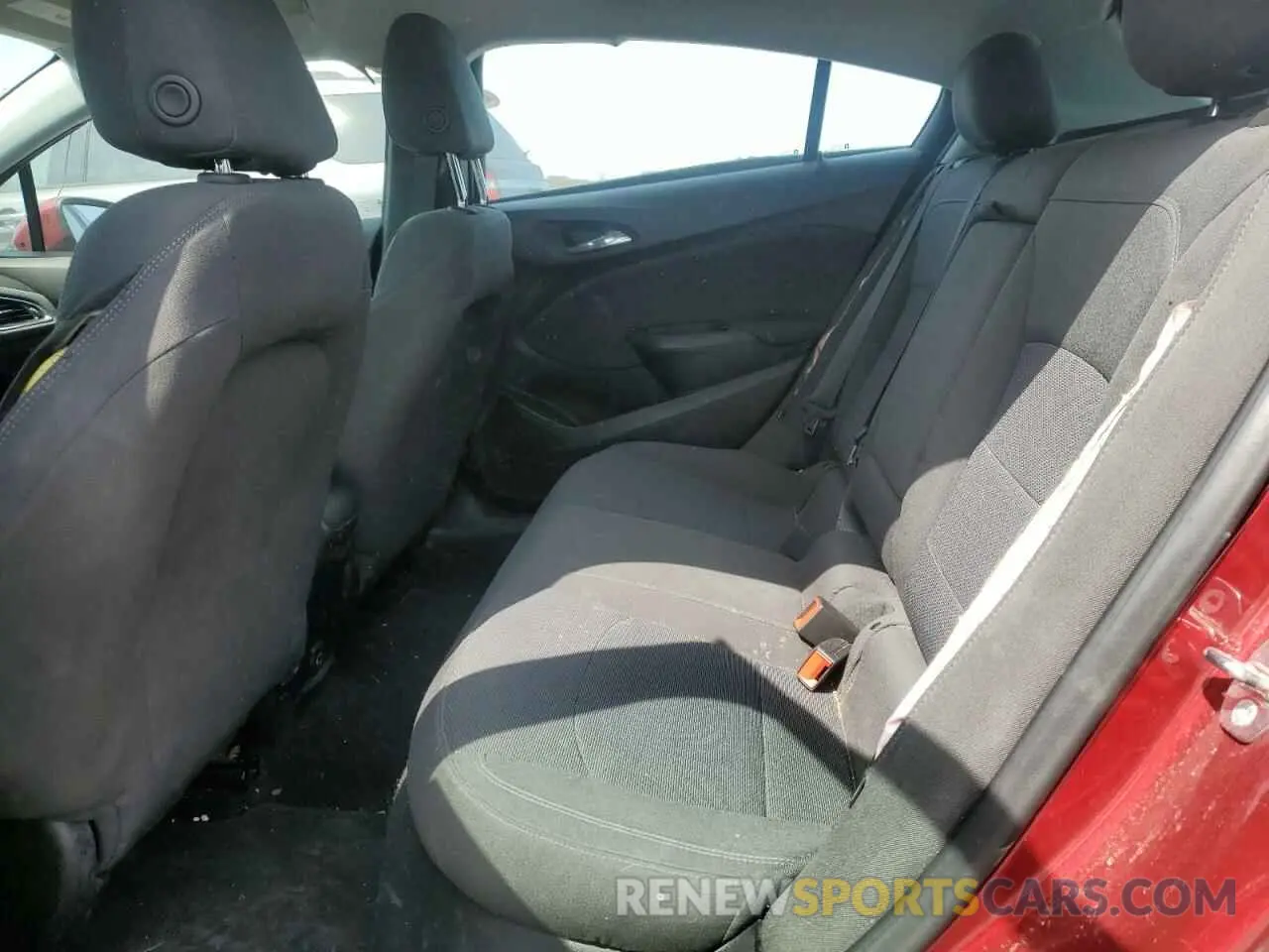 10 Photograph of a damaged car 3G1BE6SM0KS609333 CHEVROLET CRUZE 2019