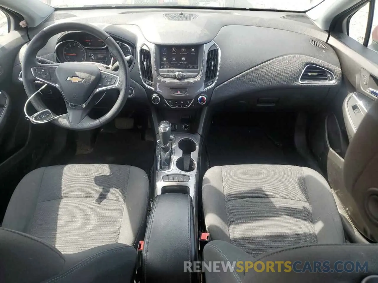 8 Photograph of a damaged car 3G1BE6SM0KS609333 CHEVROLET CRUZE 2019