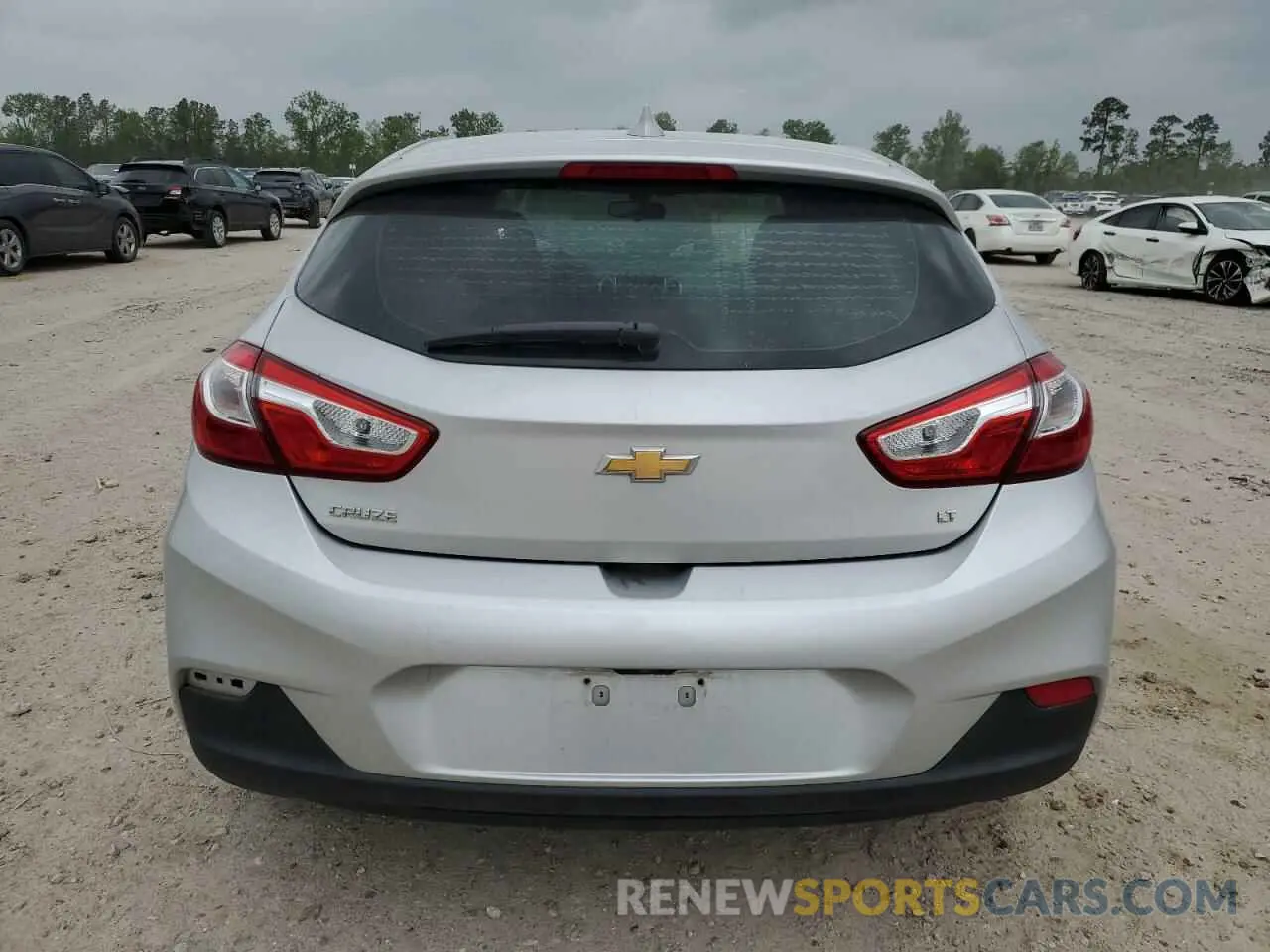 6 Photograph of a damaged car 3G1BE6SM1KS571465 CHEVROLET CRUZE 2019
