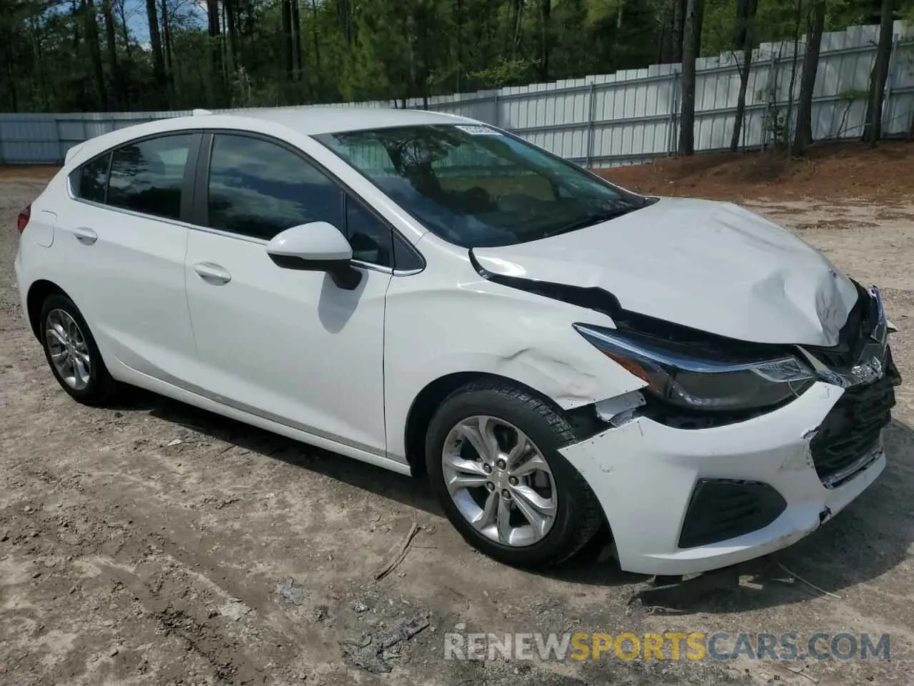 4 Photograph of a damaged car 3G1BE6SM1KS581011 CHEVROLET CRUZE 2019