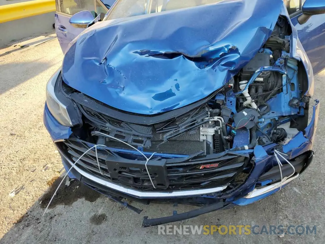 12 Photograph of a damaged car 3G1BE6SM1KS587469 CHEVROLET CRUZE 2019