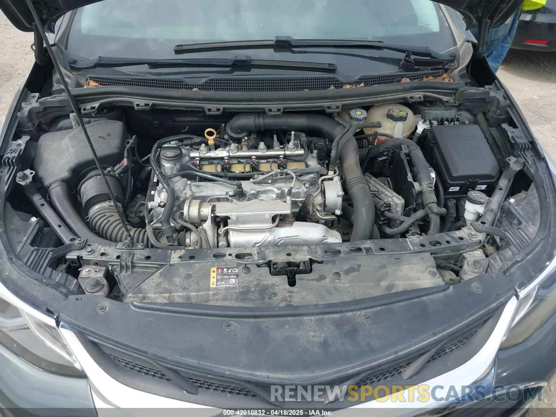 10 Photograph of a damaged car 3G1BE6SM1KS605887 CHEVROLET CRUZE 2019