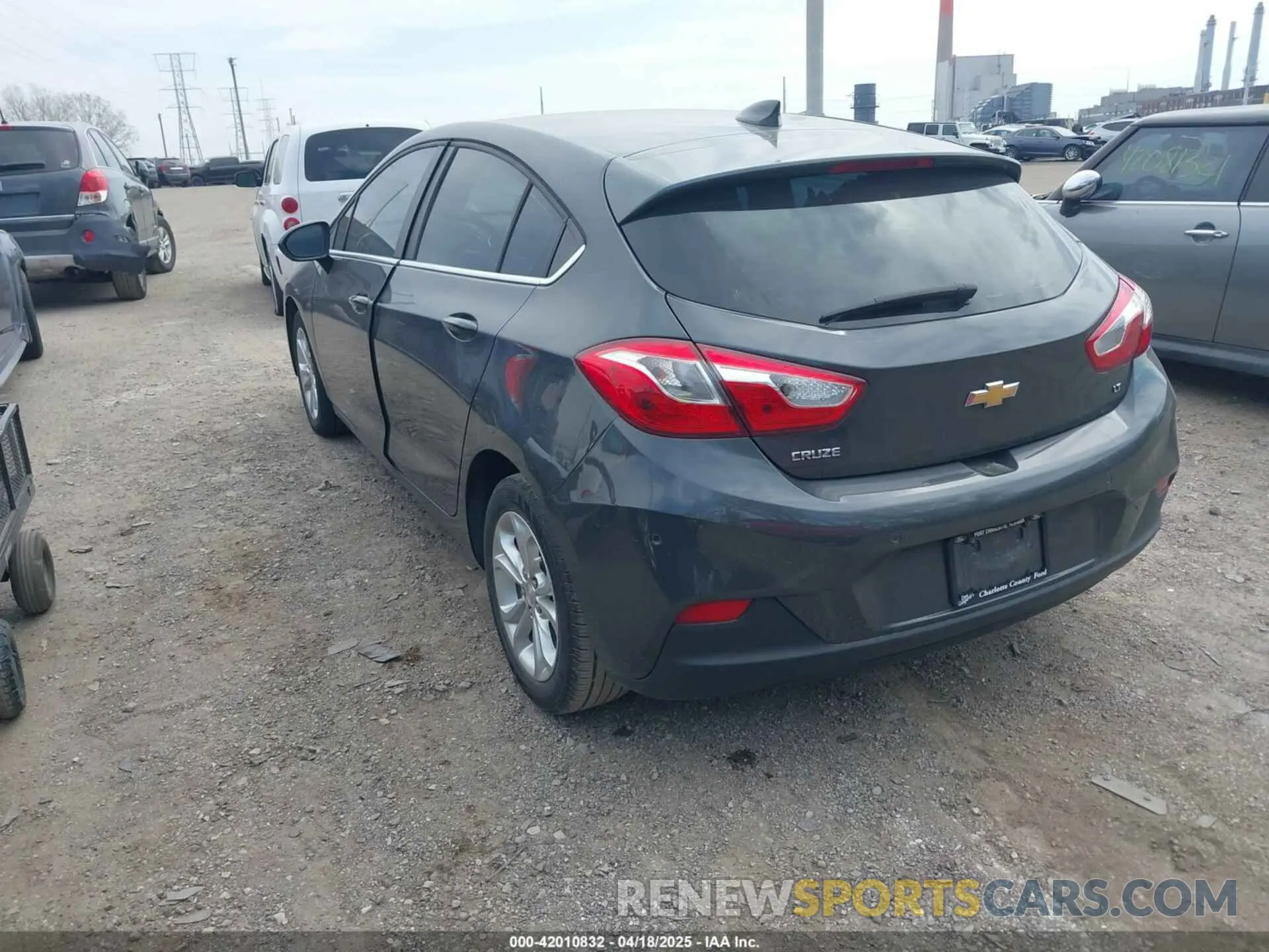 3 Photograph of a damaged car 3G1BE6SM1KS605887 CHEVROLET CRUZE 2019