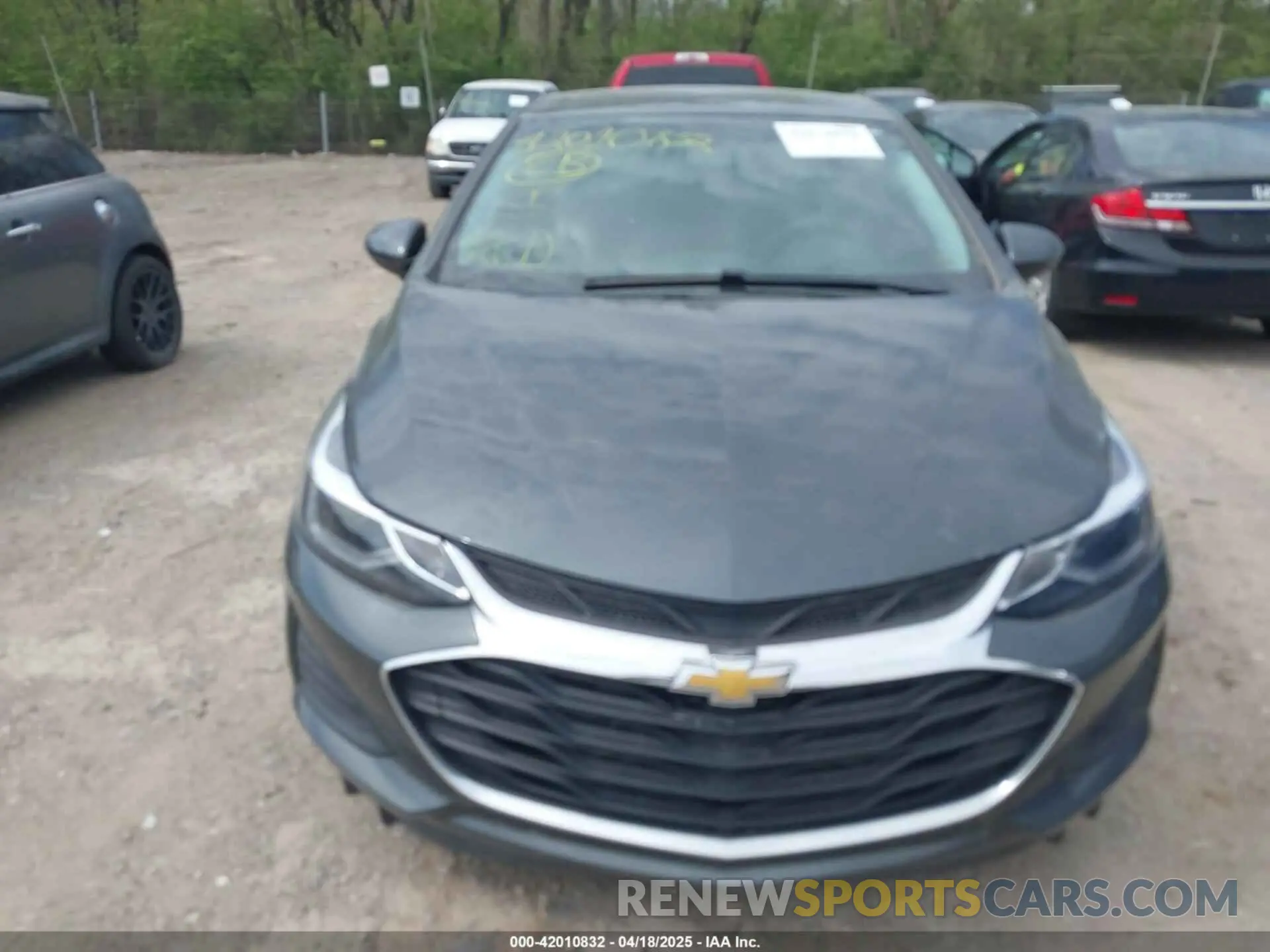 6 Photograph of a damaged car 3G1BE6SM1KS605887 CHEVROLET CRUZE 2019
