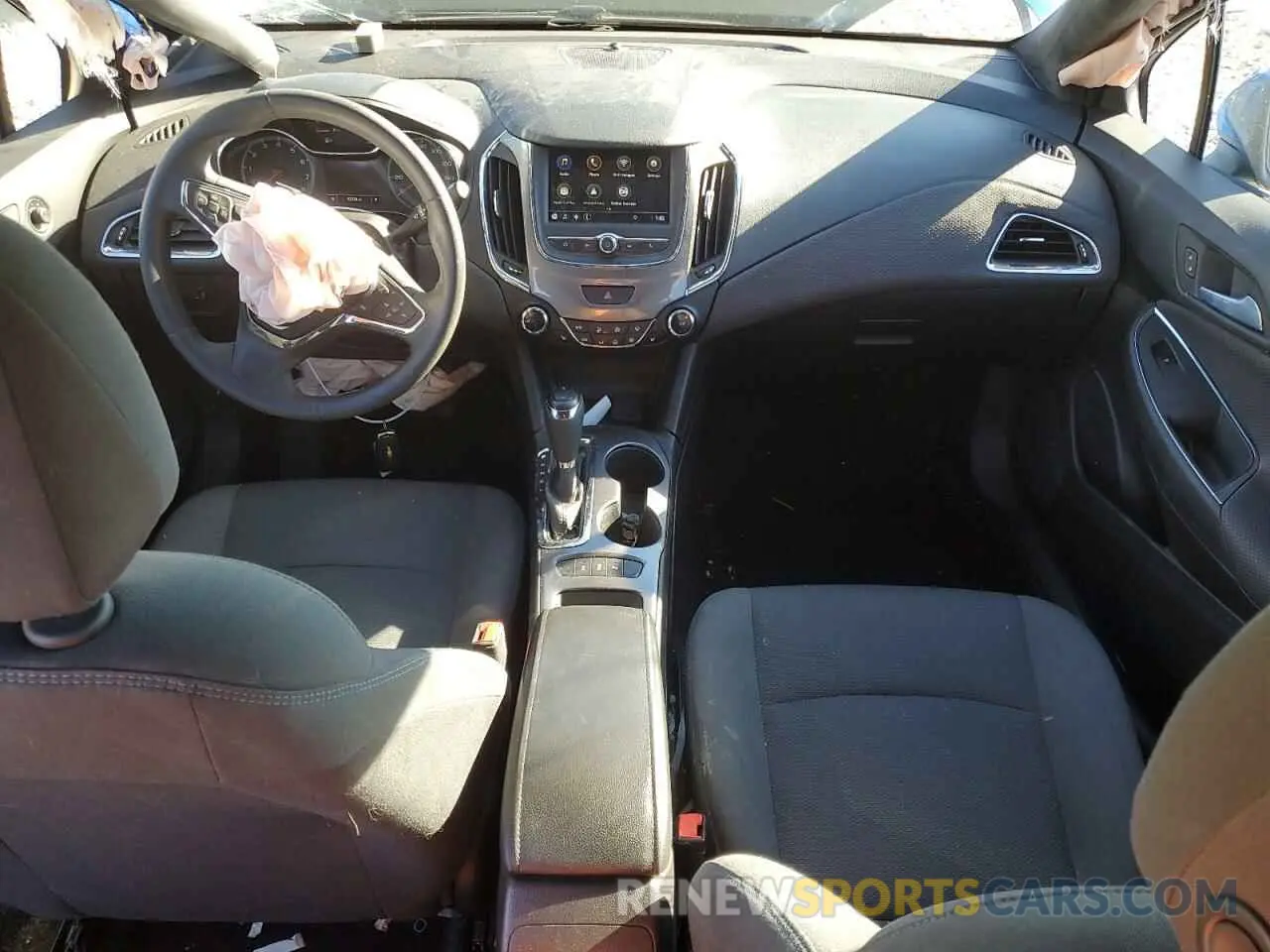 8 Photograph of a damaged car 3G1BE6SM2KS589022 CHEVROLET CRUZE 2019