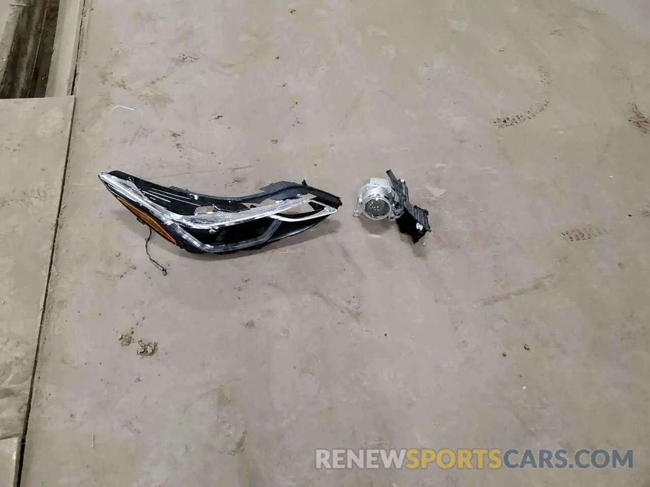12 Photograph of a damaged car 3G1BE6SM2KS589439 CHEVROLET CRUZE 2019