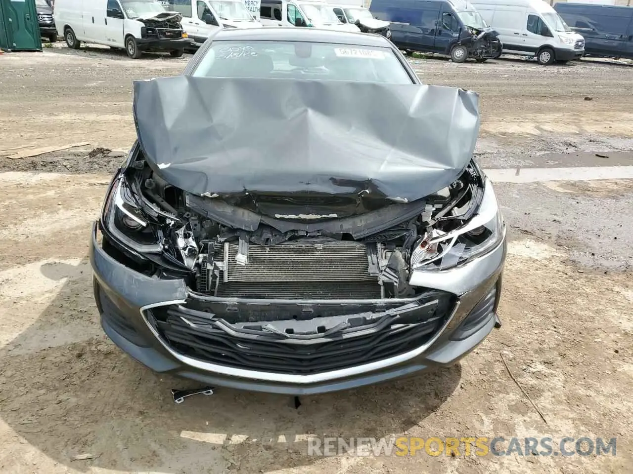 5 Photograph of a damaged car 3G1BE6SM2KS610595 CHEVROLET CRUZE 2019