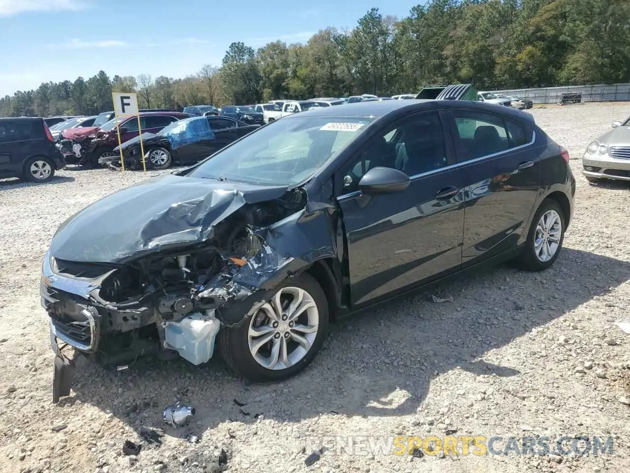 1 Photograph of a damaged car 3G1BE6SM3KS544042 CHEVROLET CRUZE 2019
