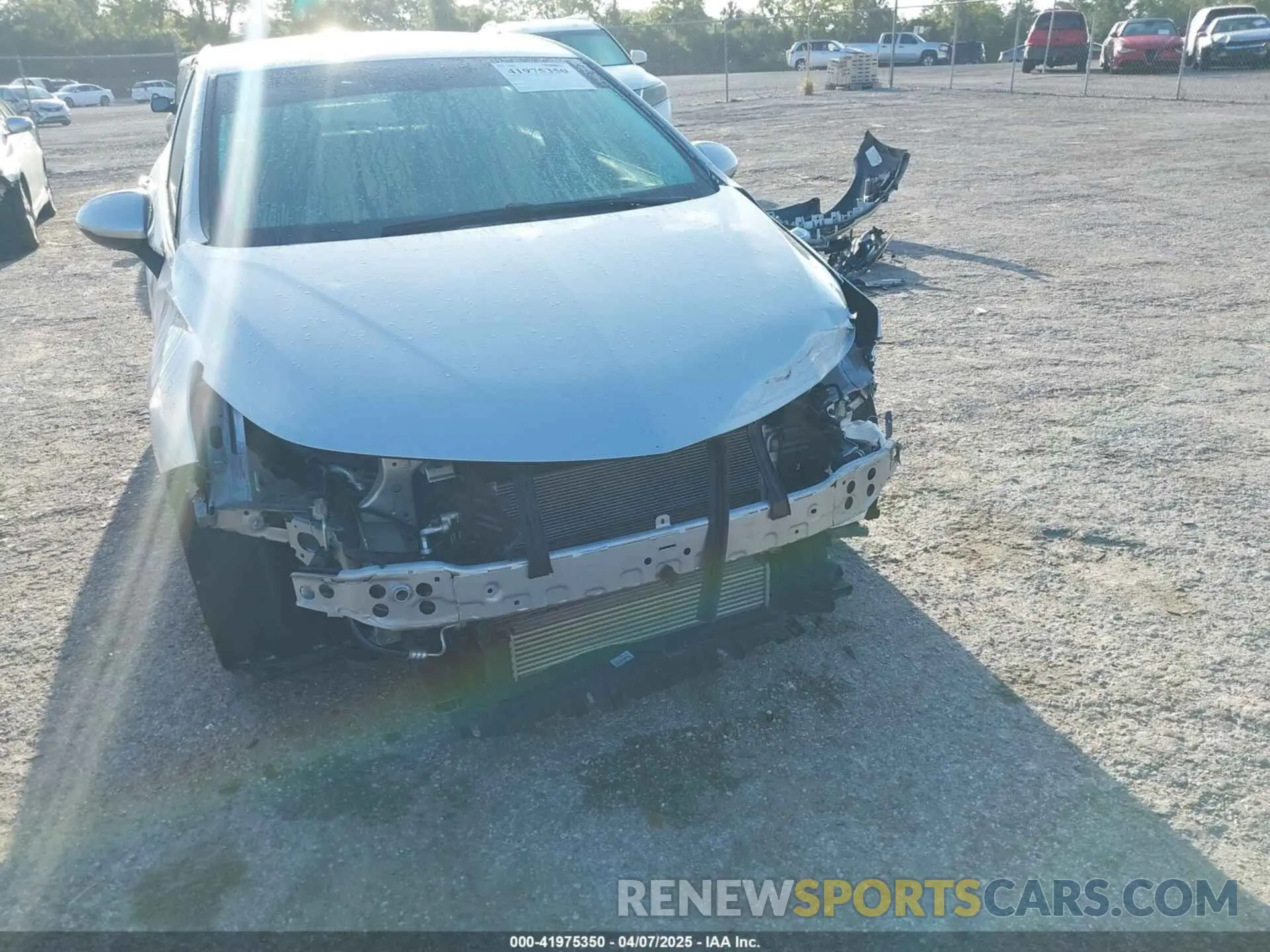 18 Photograph of a damaged car 3G1BE6SM3KS548527 CHEVROLET CRUZE 2019