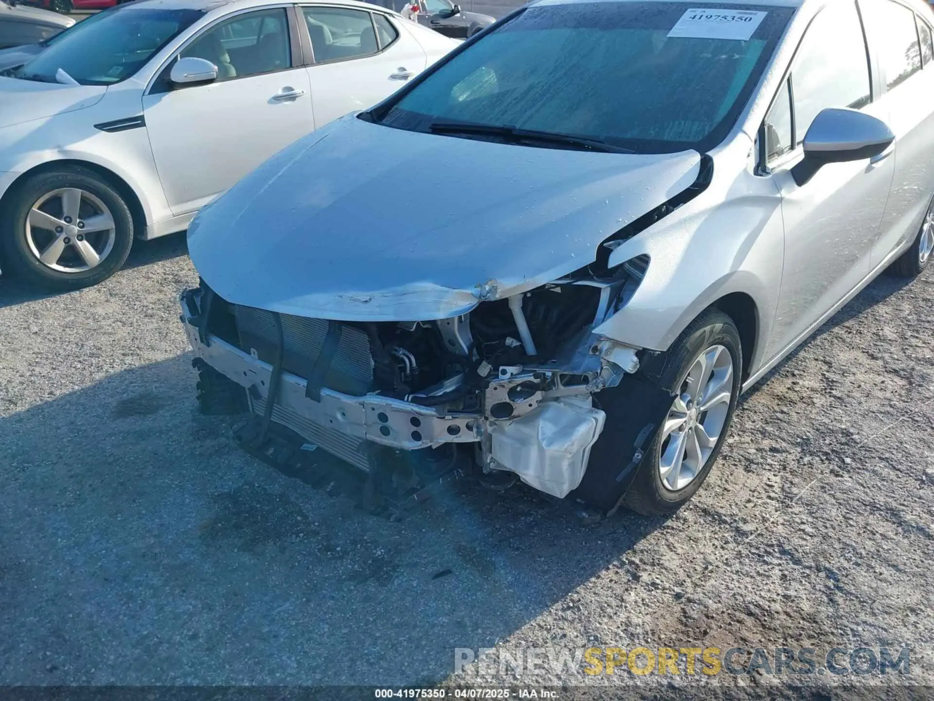 6 Photograph of a damaged car 3G1BE6SM3KS548527 CHEVROLET CRUZE 2019