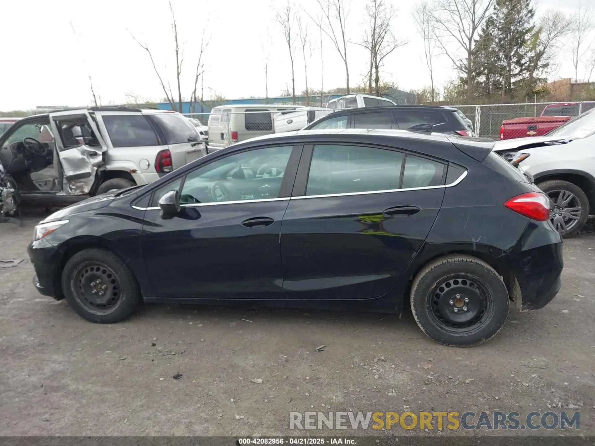 14 Photograph of a damaged car 3G1BE6SM3KS612436 CHEVROLET CRUZE 2019