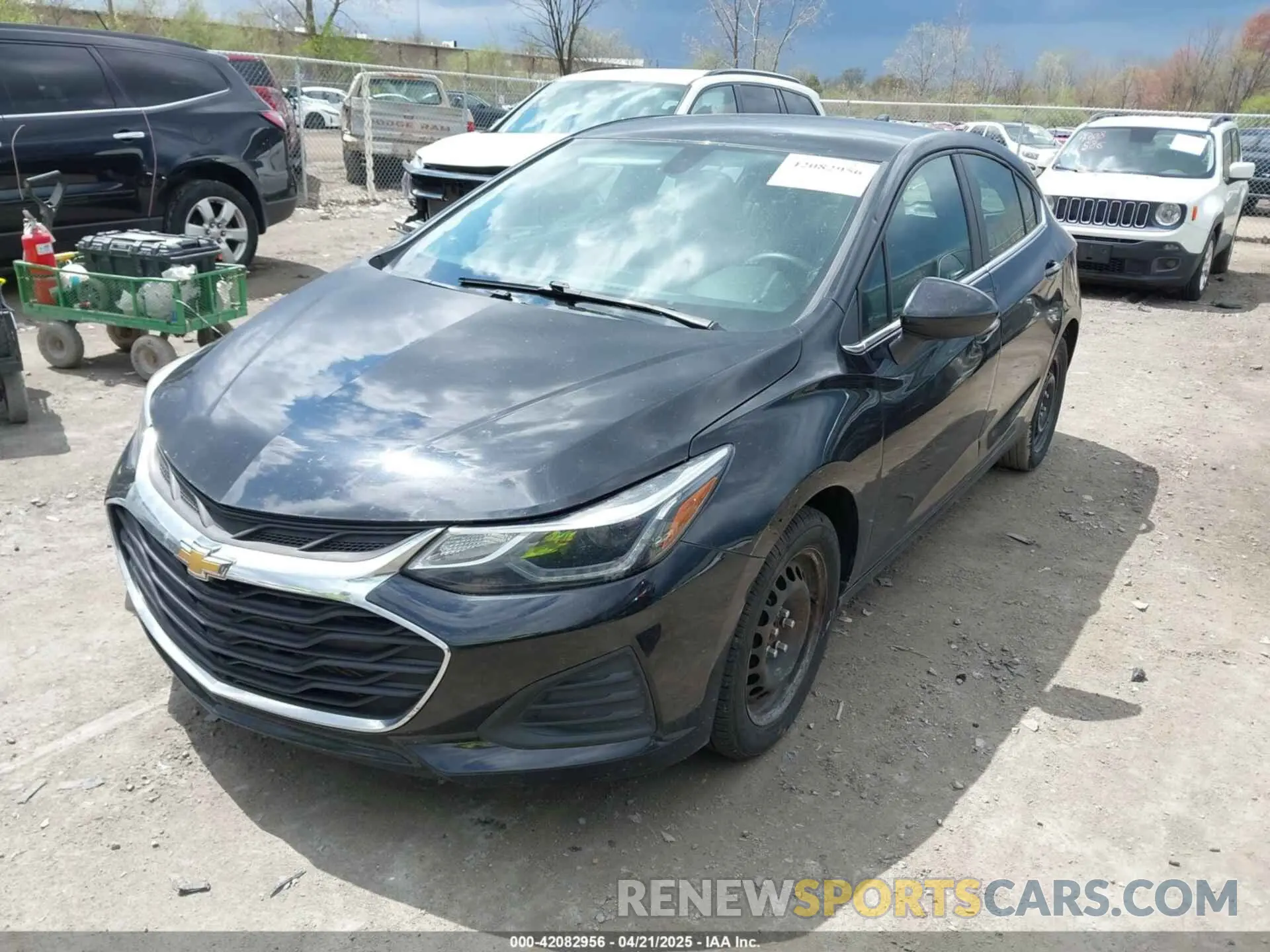 2 Photograph of a damaged car 3G1BE6SM3KS612436 CHEVROLET CRUZE 2019