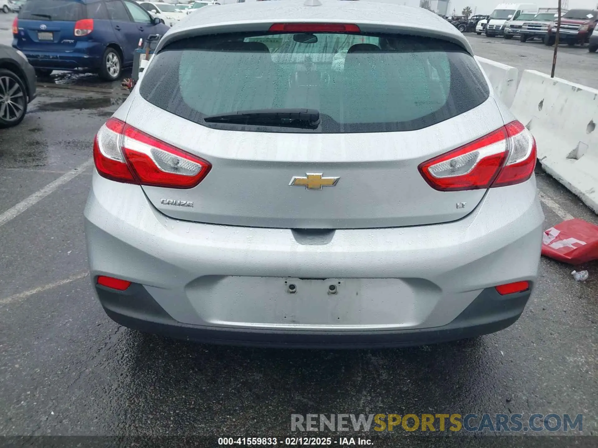 17 Photograph of a damaged car 3G1BE6SM4KS564283 CHEVROLET CRUZE 2019