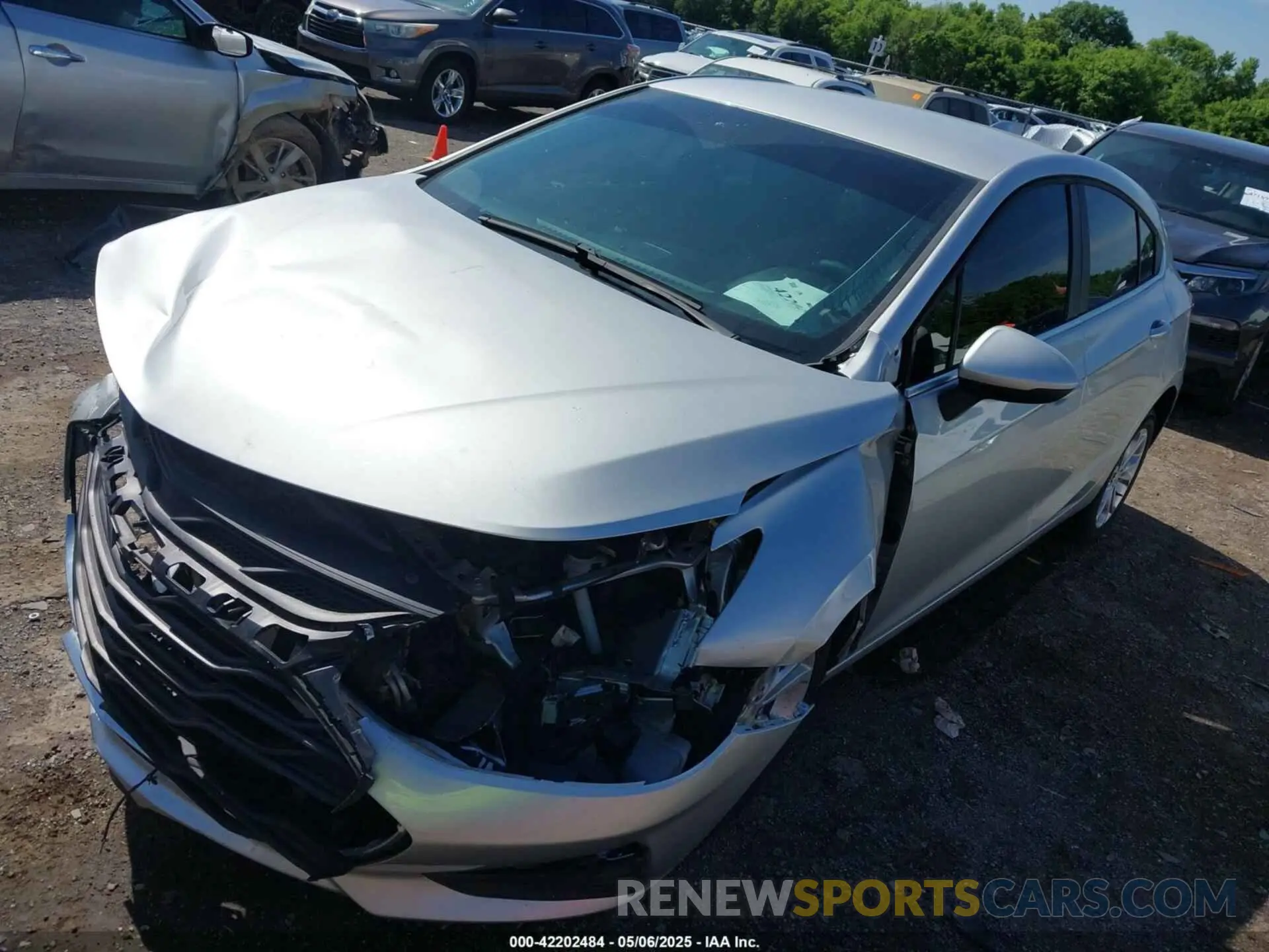 2 Photograph of a damaged car 3G1BE6SM4Ks574795 CHEVROLET CRUZE 2019