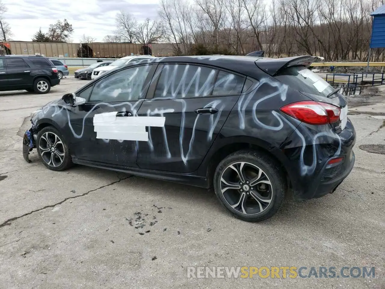 2 Photograph of a damaged car 3G1BE6SM5KS572313 CHEVROLET CRUZE 2019