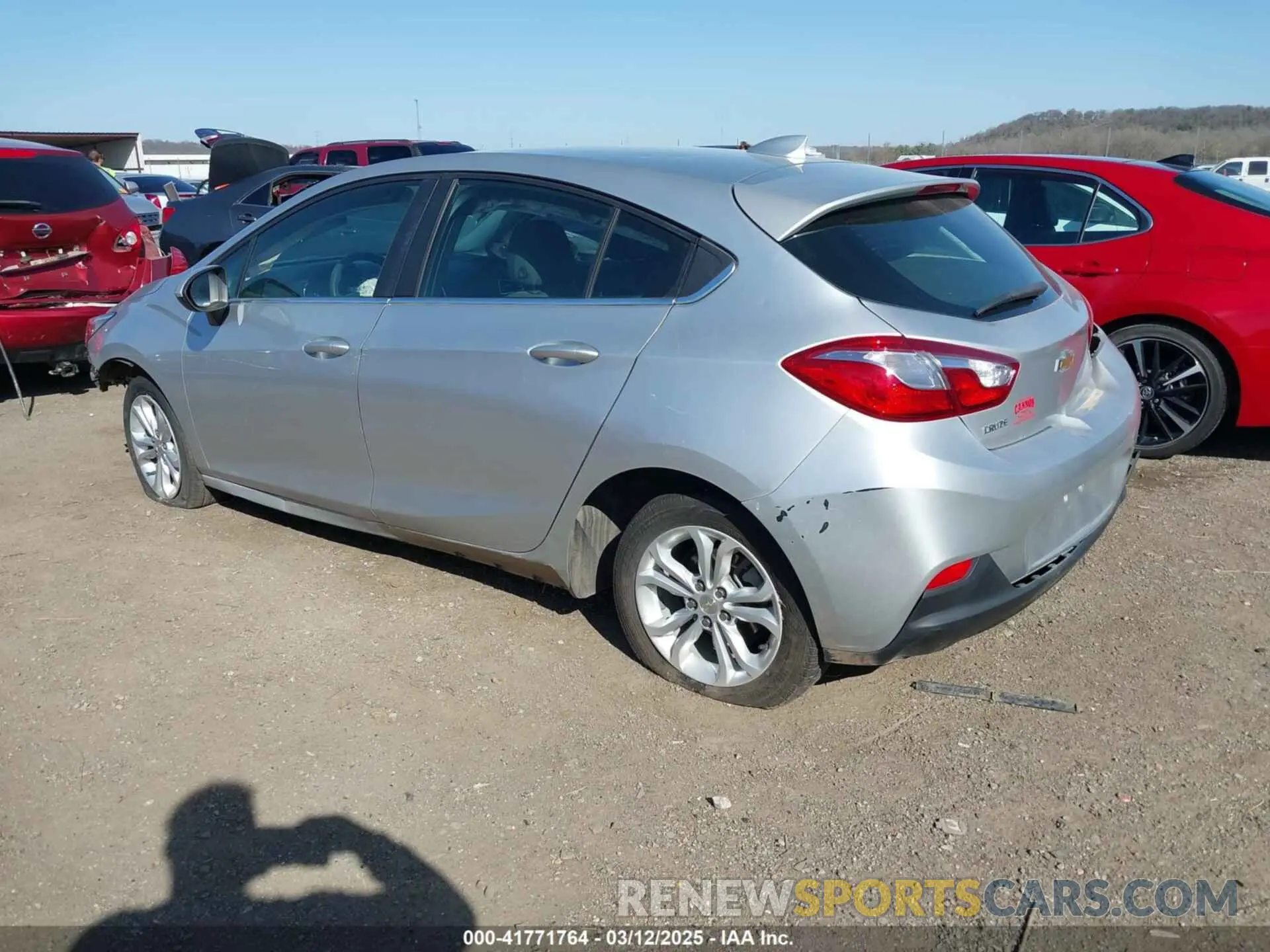 3 Photograph of a damaged car 3G1BE6SM6KS534654 CHEVROLET CRUZE 2019