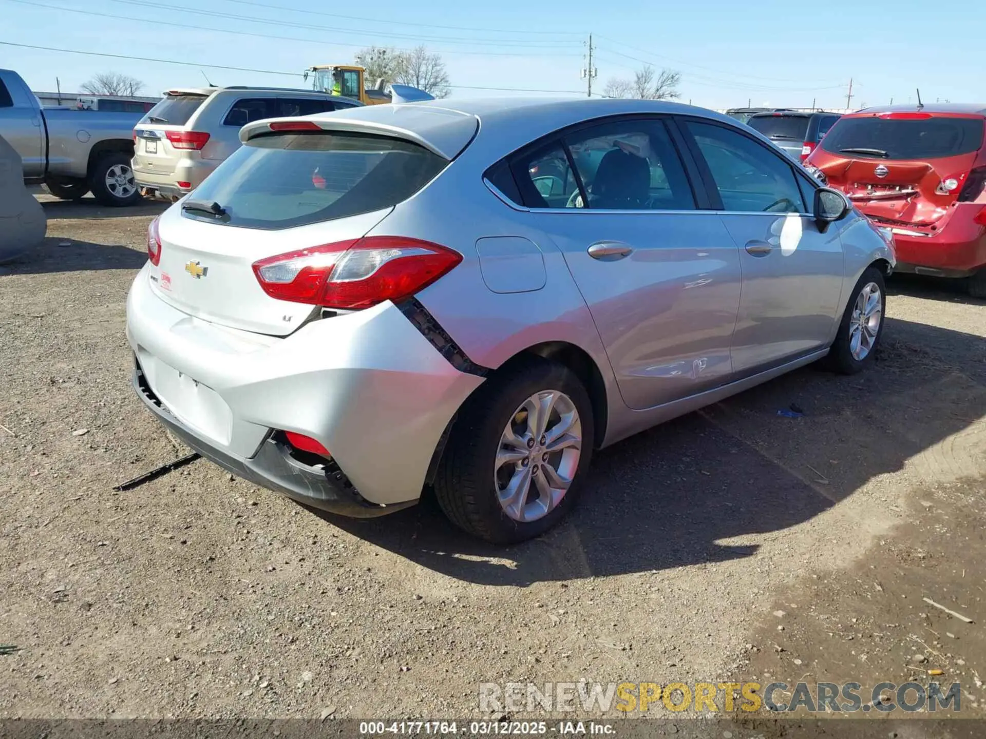 4 Photograph of a damaged car 3G1BE6SM6KS534654 CHEVROLET CRUZE 2019