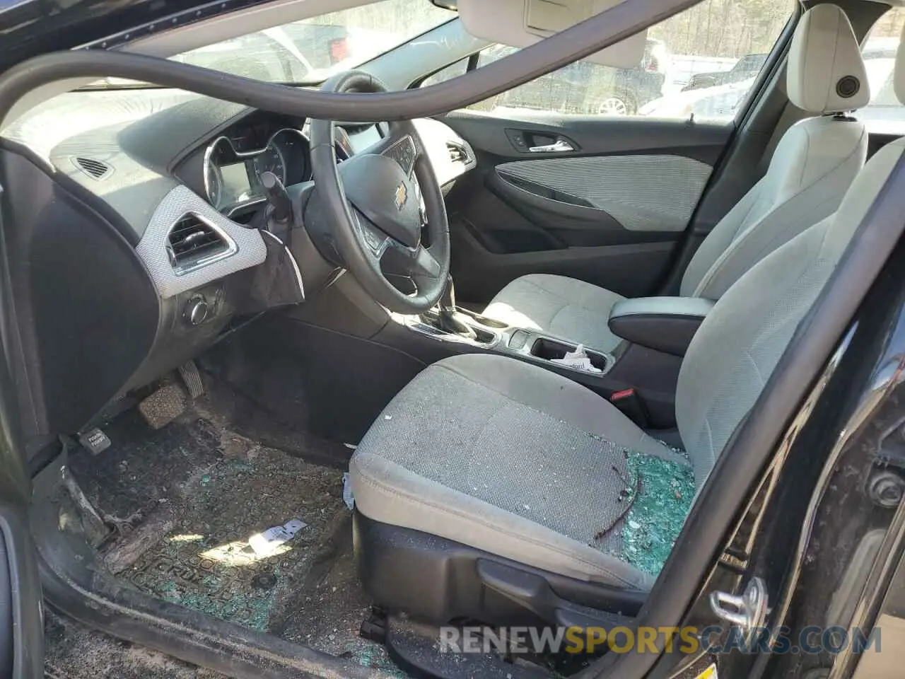 7 Photograph of a damaged car 3G1BE6SM6KS569582 CHEVROLET CRUZE 2019