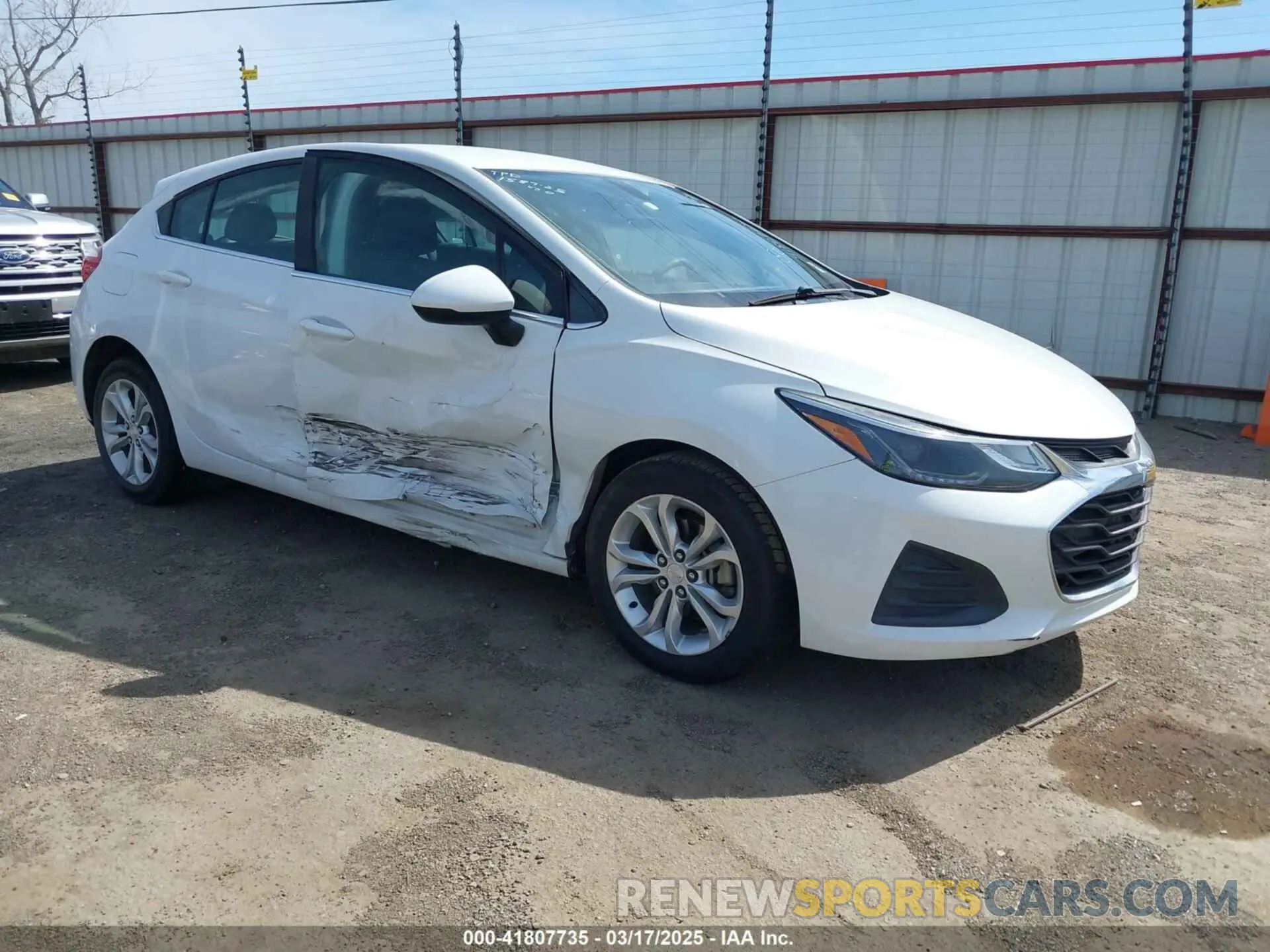 1 Photograph of a damaged car 3G1BE6SM7KS539118 CHEVROLET CRUZE 2019