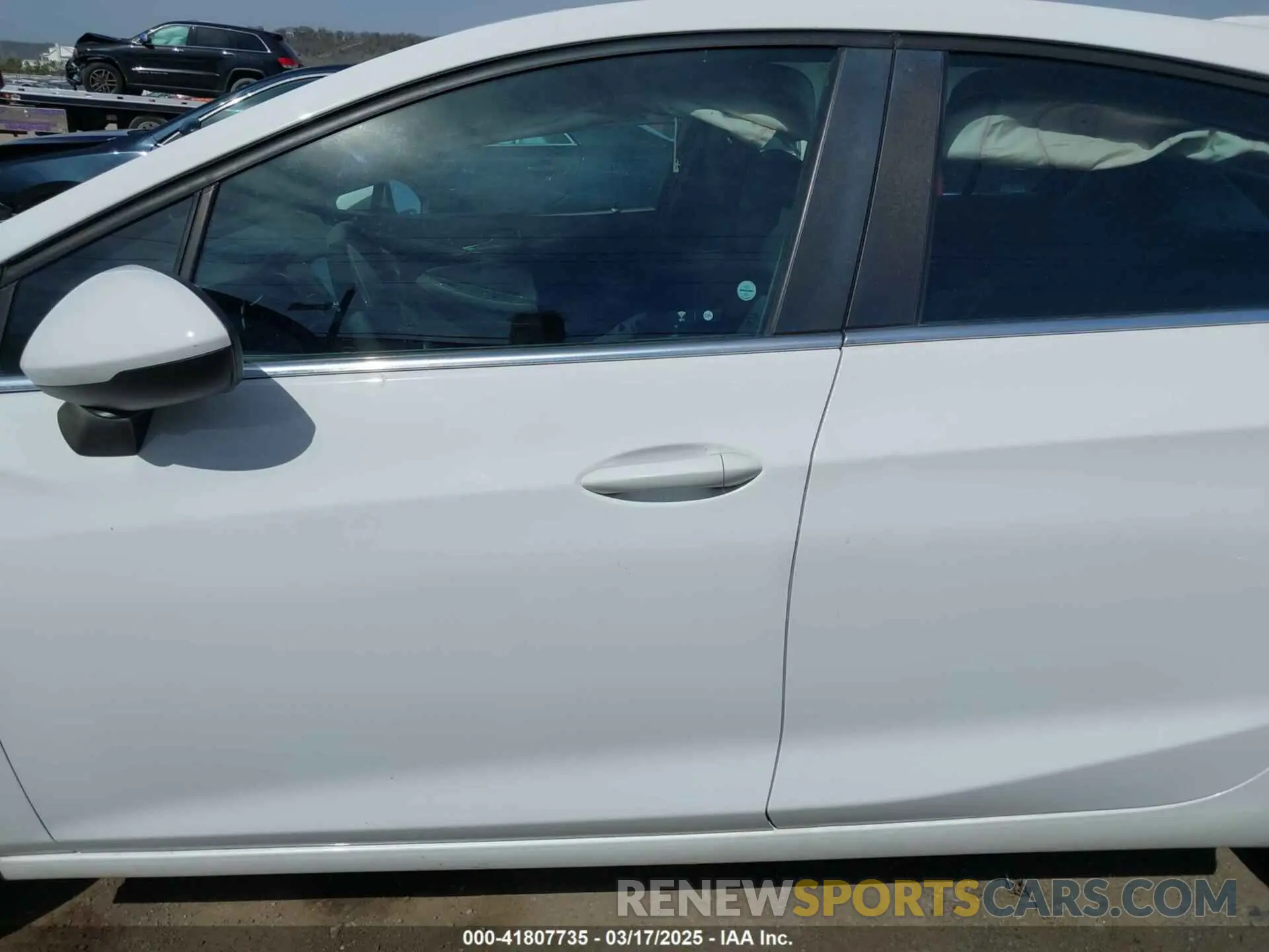14 Photograph of a damaged car 3G1BE6SM7KS539118 CHEVROLET CRUZE 2019