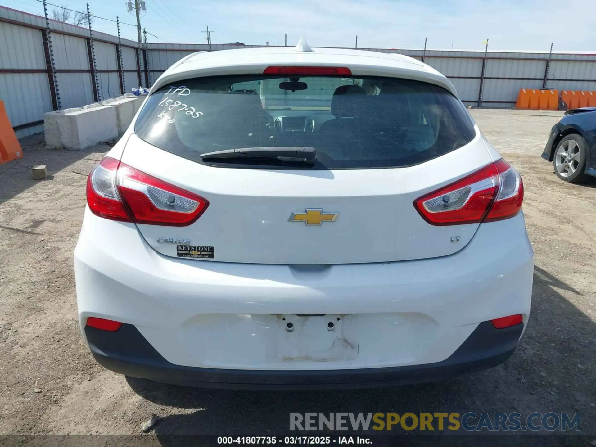 16 Photograph of a damaged car 3G1BE6SM7KS539118 CHEVROLET CRUZE 2019