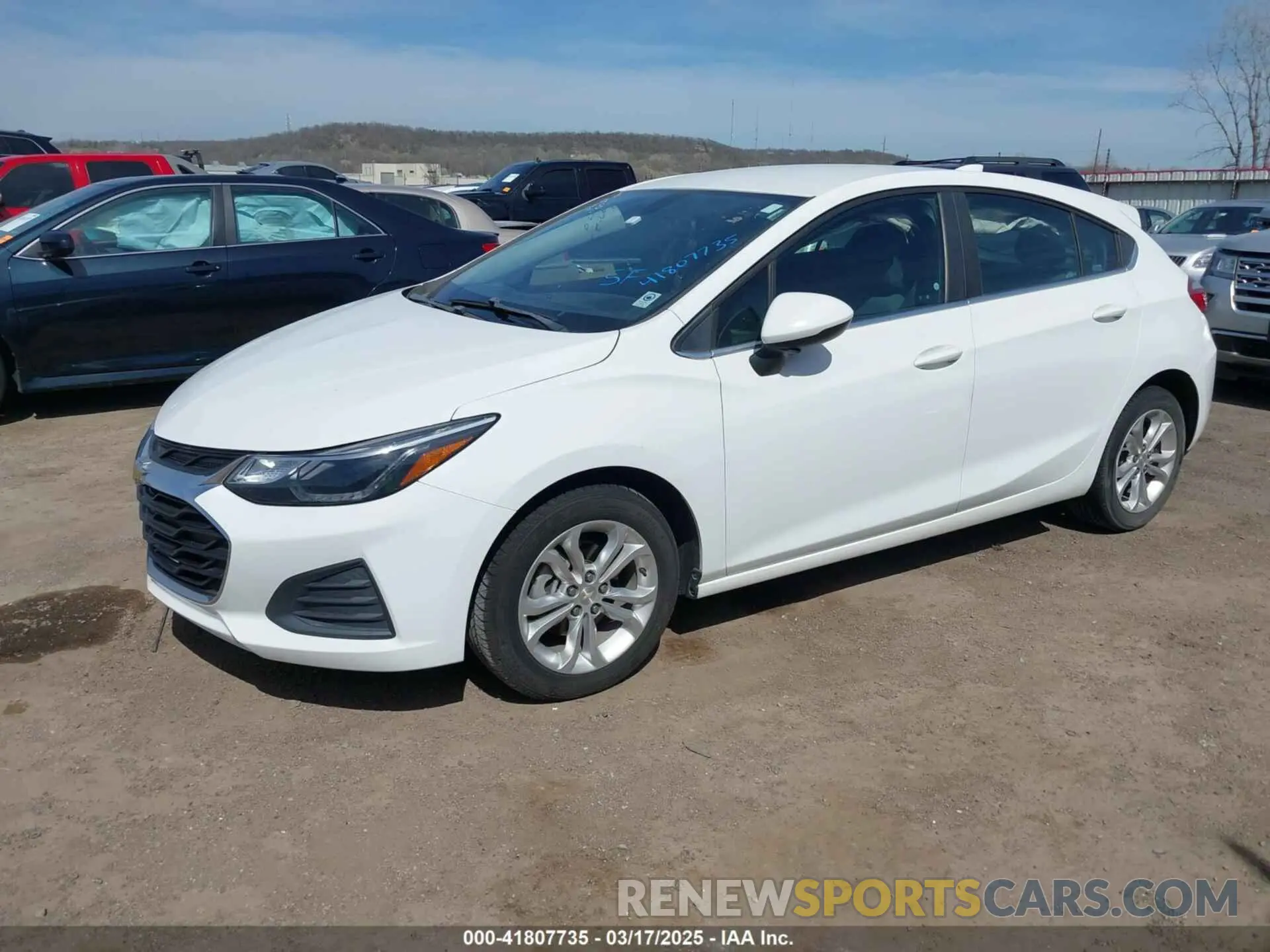 2 Photograph of a damaged car 3G1BE6SM7KS539118 CHEVROLET CRUZE 2019