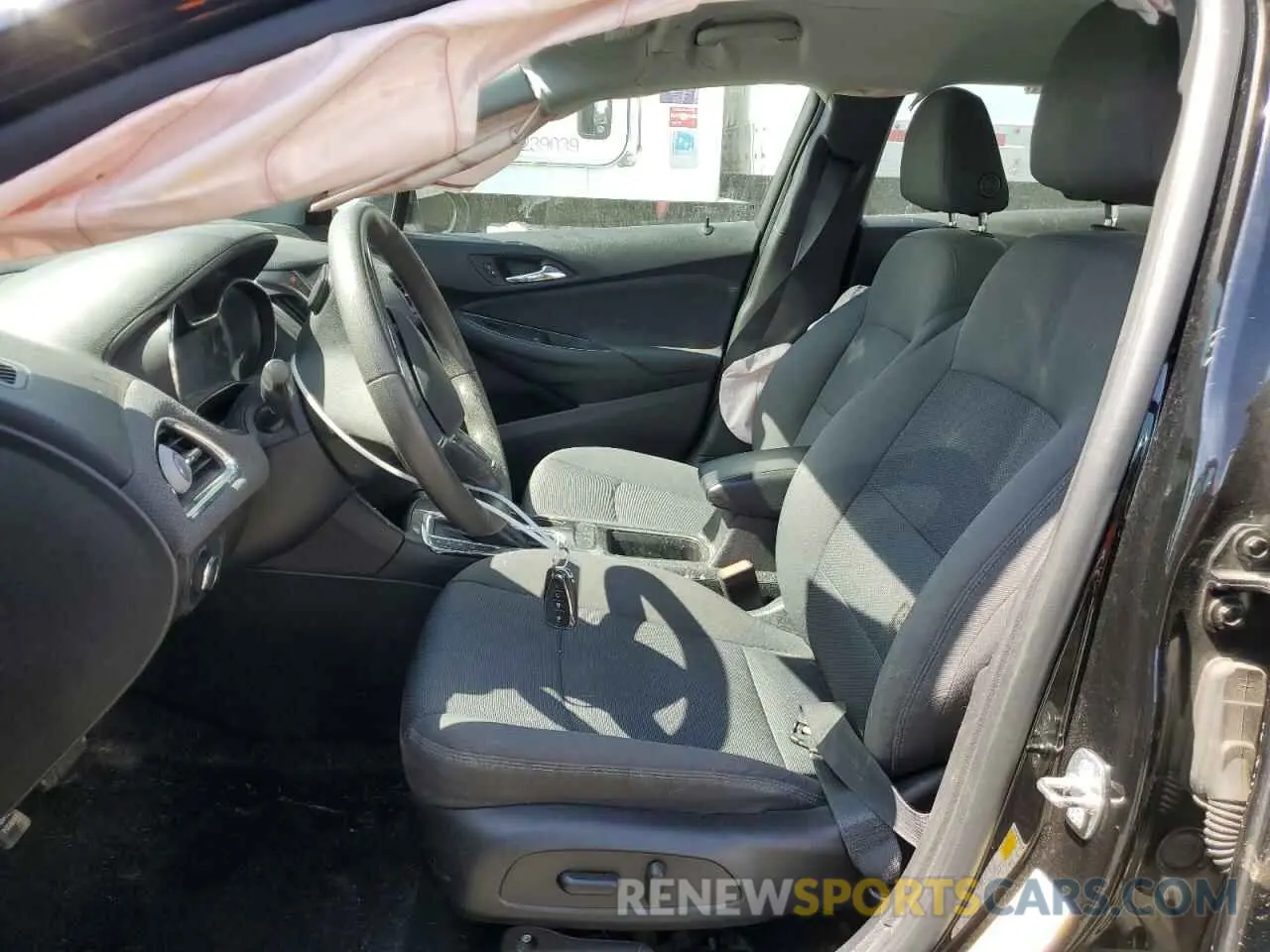 7 Photograph of a damaged car 3G1BE6SM8KS562617 CHEVROLET CRUZE 2019