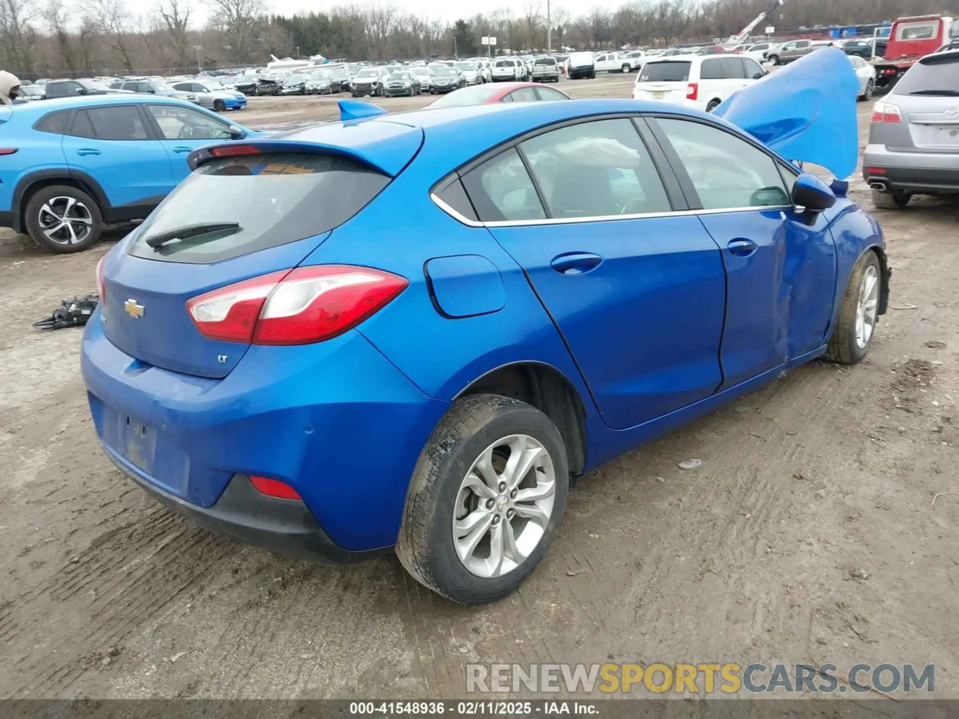 4 Photograph of a damaged car 3G1BE6SM8KS592202 CHEVROLET CRUZE 2019