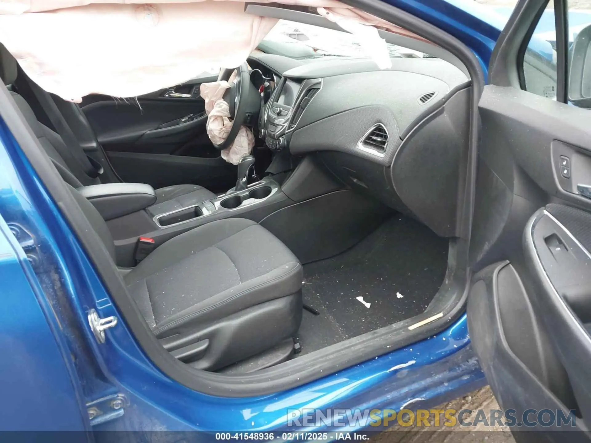 5 Photograph of a damaged car 3G1BE6SM8KS592202 CHEVROLET CRUZE 2019