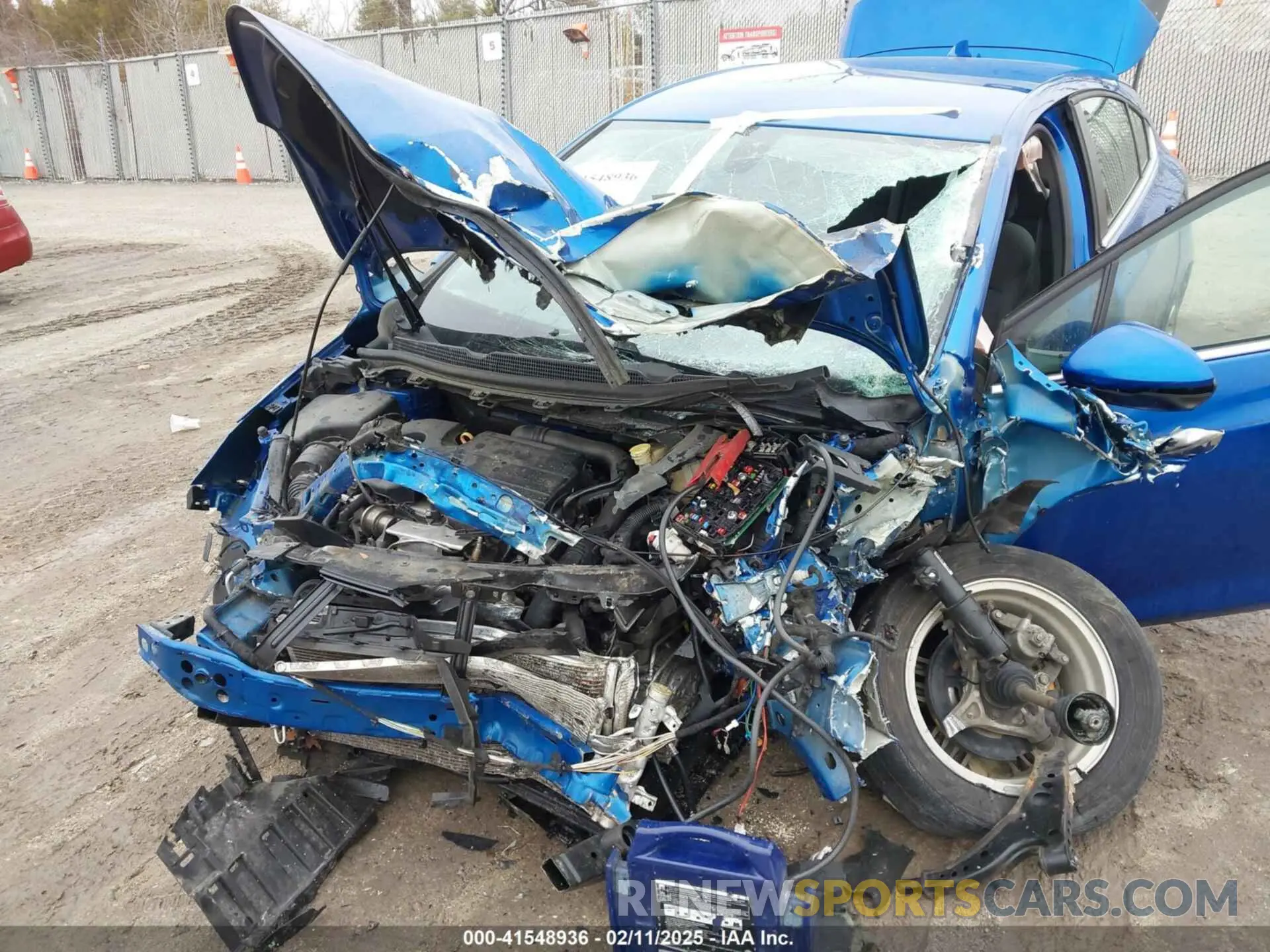6 Photograph of a damaged car 3G1BE6SM8KS592202 CHEVROLET CRUZE 2019