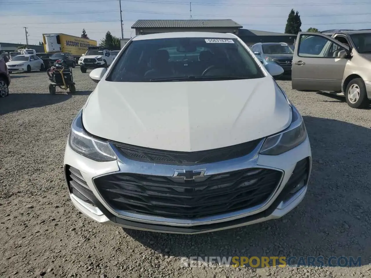 5 Photograph of a damaged car 3G1BE6SM8KS607698 CHEVROLET CRUZE 2019
