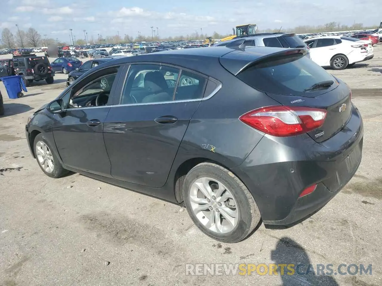 2 Photograph of a damaged car 3G1BE6SM8KS611041 CHEVROLET CRUZE 2019