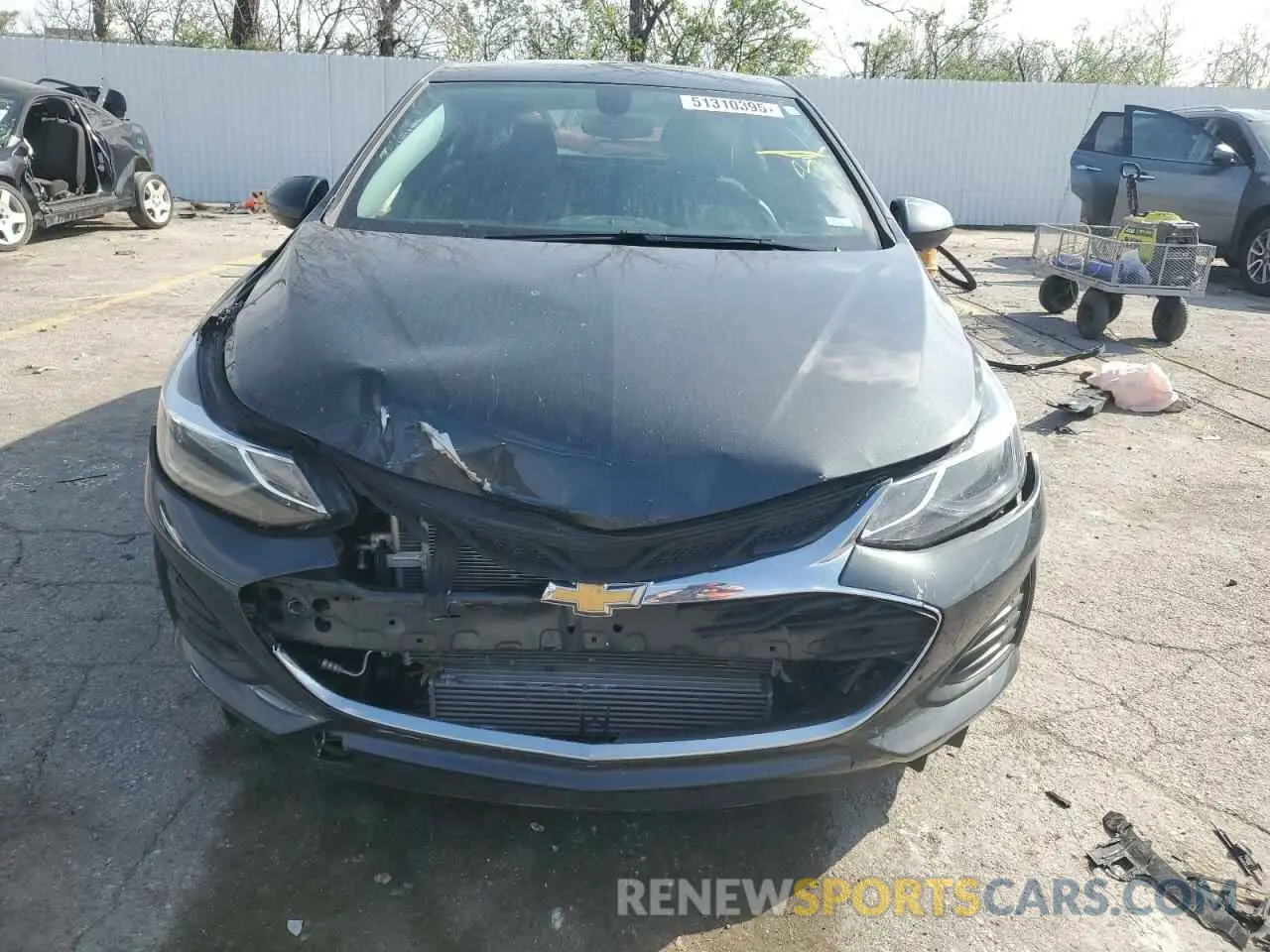 5 Photograph of a damaged car 3G1BE6SM8KS611041 CHEVROLET CRUZE 2019
