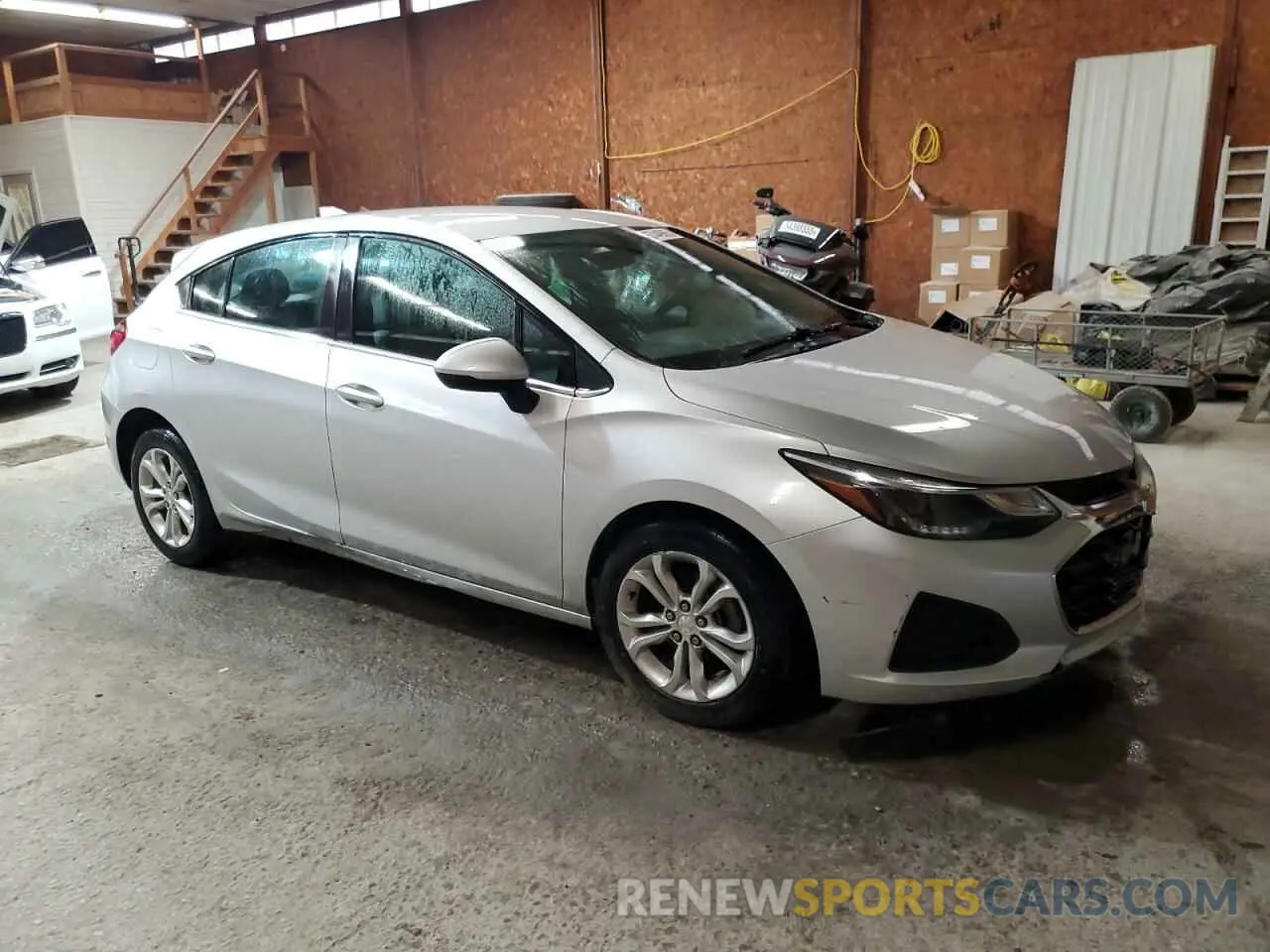 4 Photograph of a damaged car 3G1BE6SMXKS540988 CHEVROLET CRUZE 2019