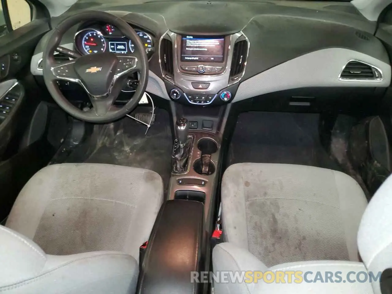 8 Photograph of a damaged car 3G1BE6SMXKS540988 CHEVROLET CRUZE 2019