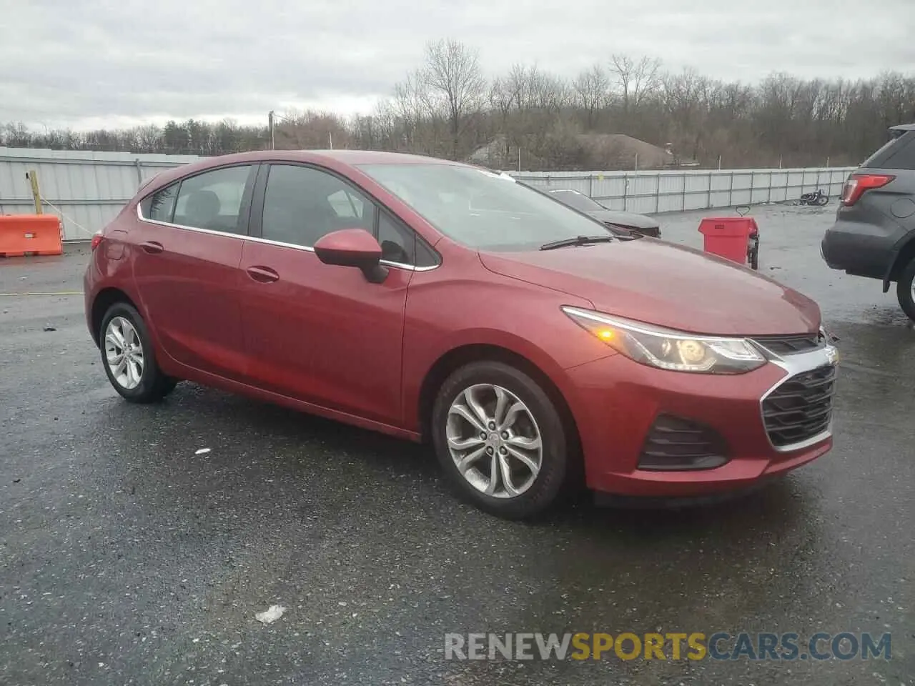 4 Photograph of a damaged car 3G1BE6SMXKS571304 CHEVROLET CRUZE 2019