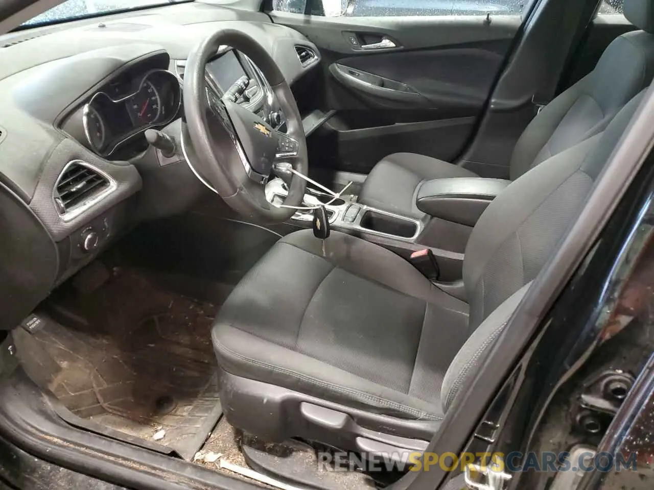 7 Photograph of a damaged car 3G1BE6SMXKS601286 CHEVROLET CRUZE 2019