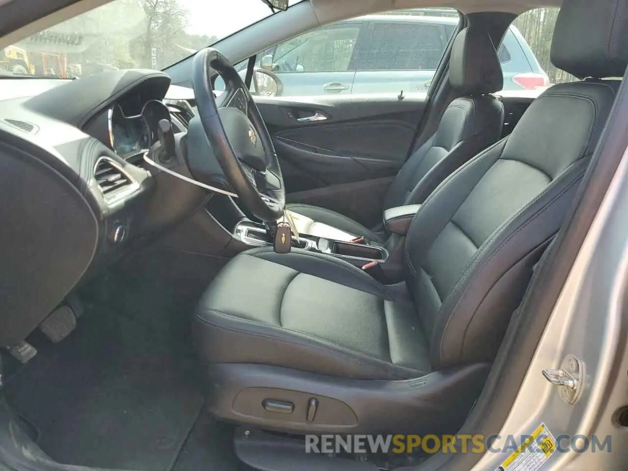 7 Photograph of a damaged car 3G1BF6SM1KS569549 CHEVROLET CRUZE 2019