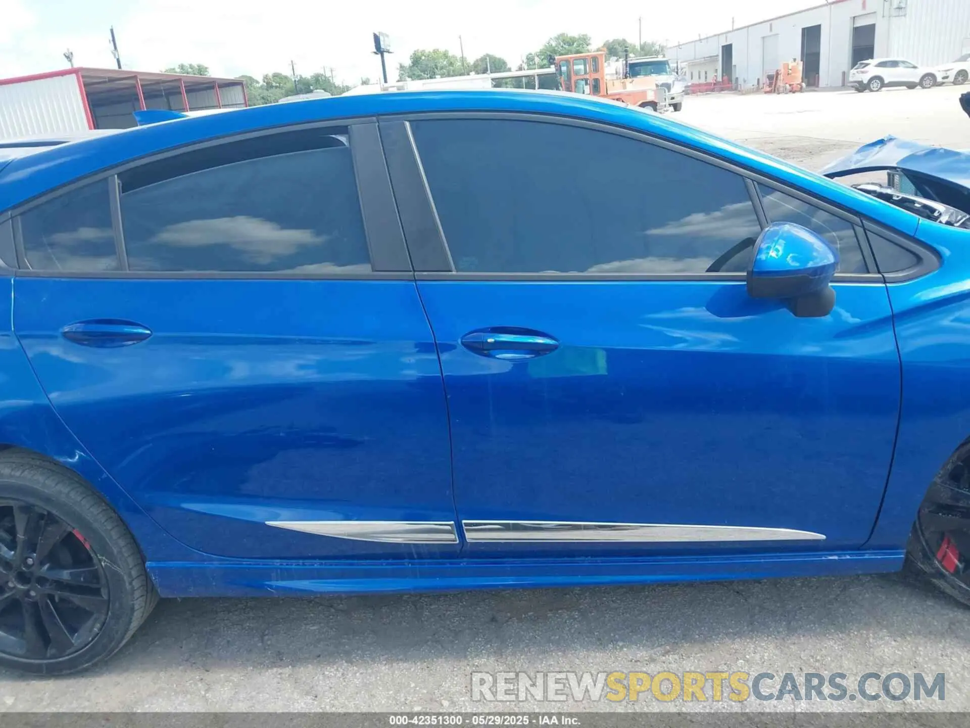 13 Photograph of a damaged car 3G1BF6SMXKS570523 CHEVROLET CRUZE 2019