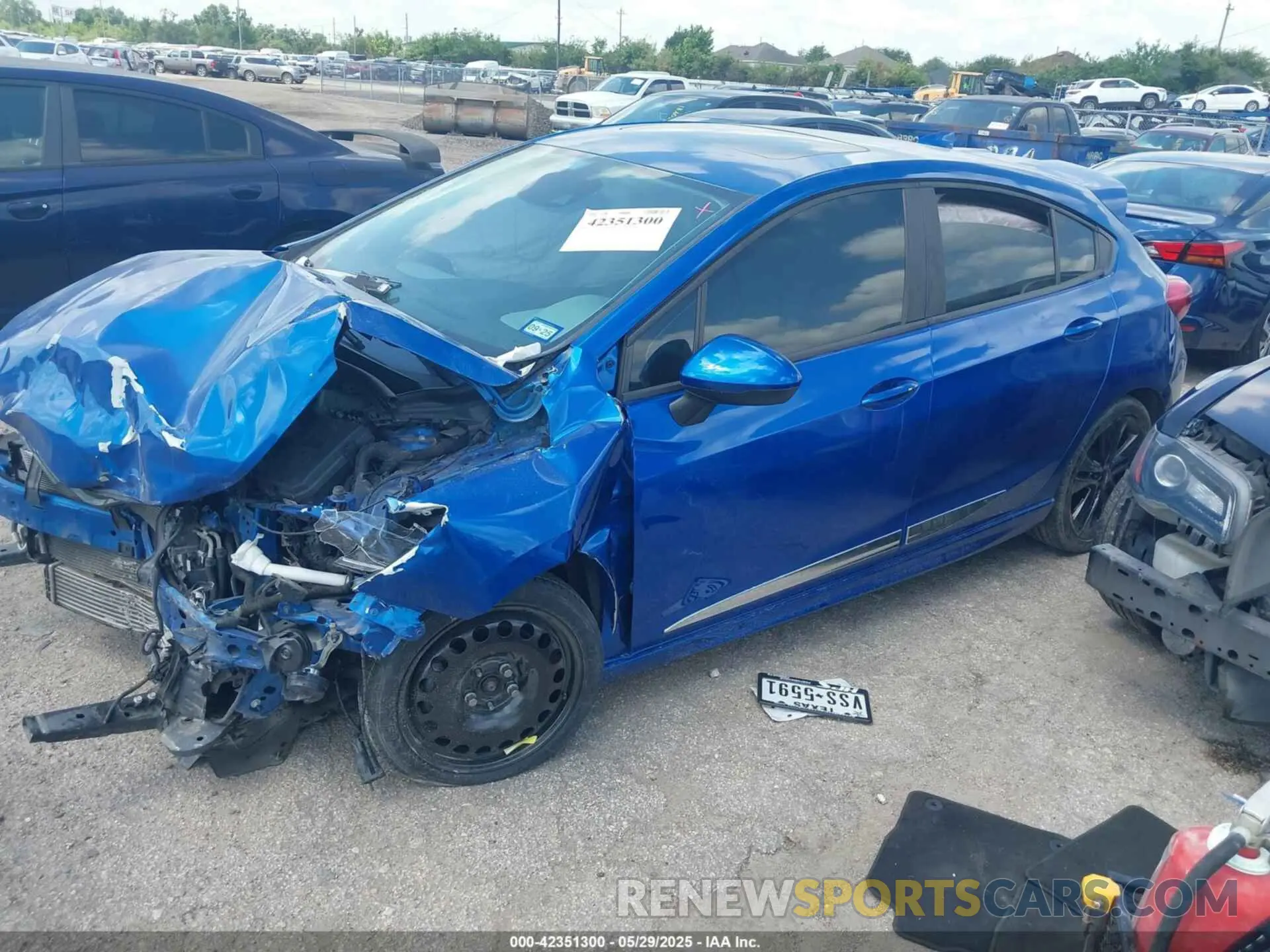 2 Photograph of a damaged car 3G1BF6SMXKS570523 CHEVROLET CRUZE 2019