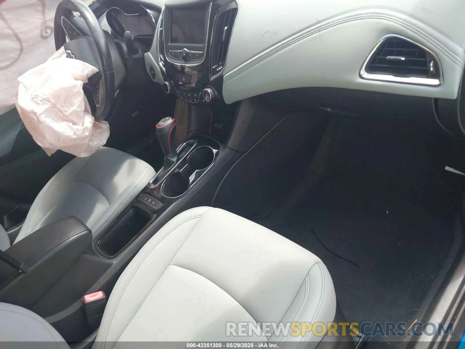 5 Photograph of a damaged car 3G1BF6SMXKS570523 CHEVROLET CRUZE 2019