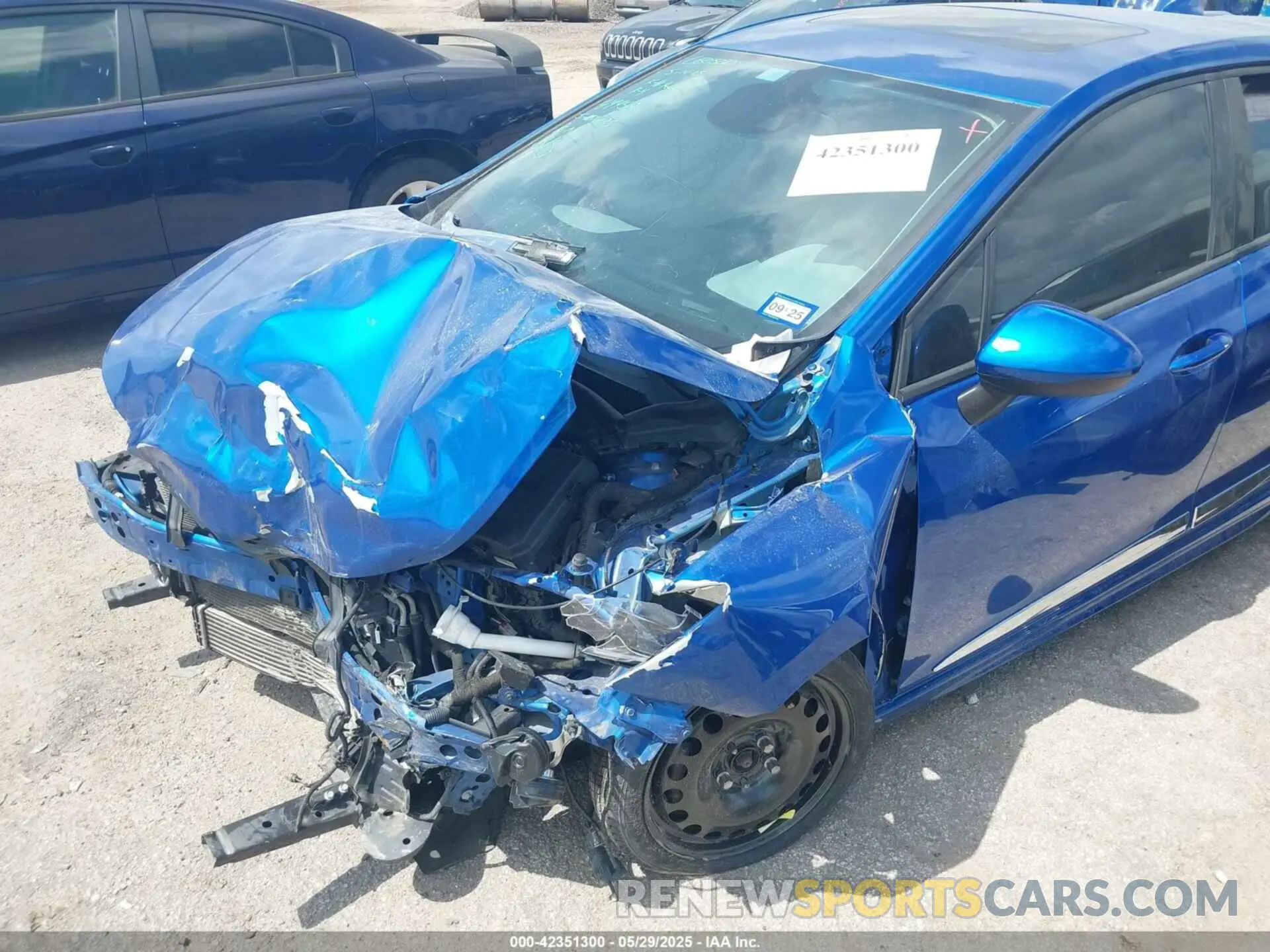 6 Photograph of a damaged car 3G1BF6SMXKS570523 CHEVROLET CRUZE 2019