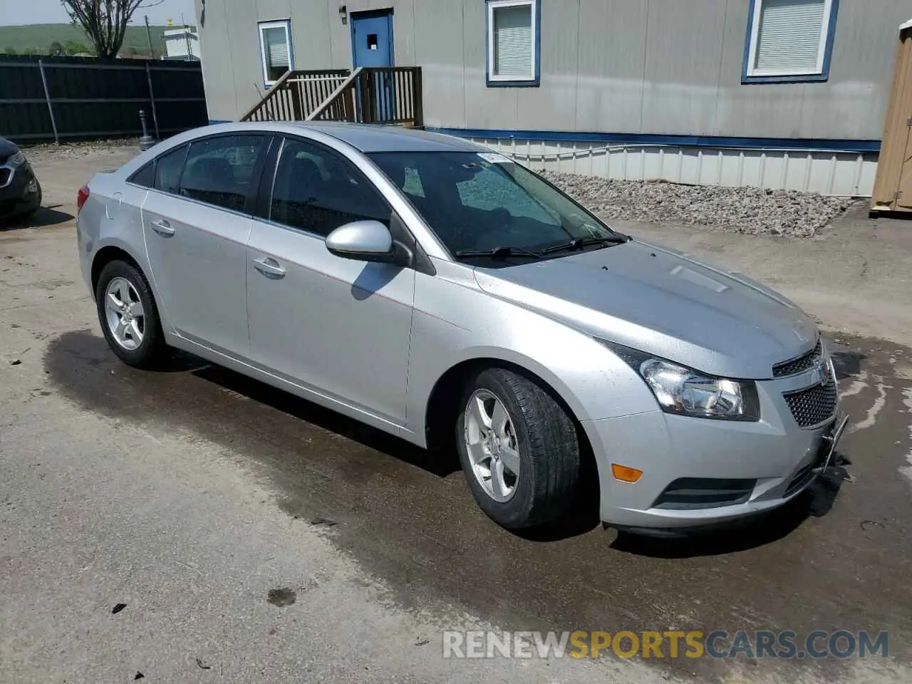 4 Photograph of a damaged car 1G1PK5SB3E7447983 CHEVROLET CRUZE 2021