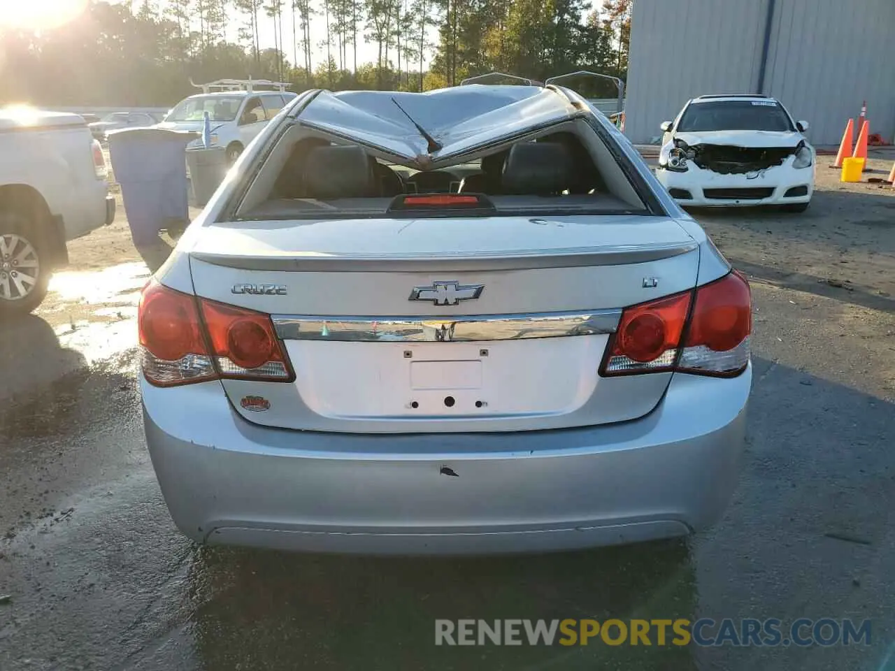 6 Photograph of a damaged car 1G1PE5SB1D7143749 CHEVROLET CRUZE 2022