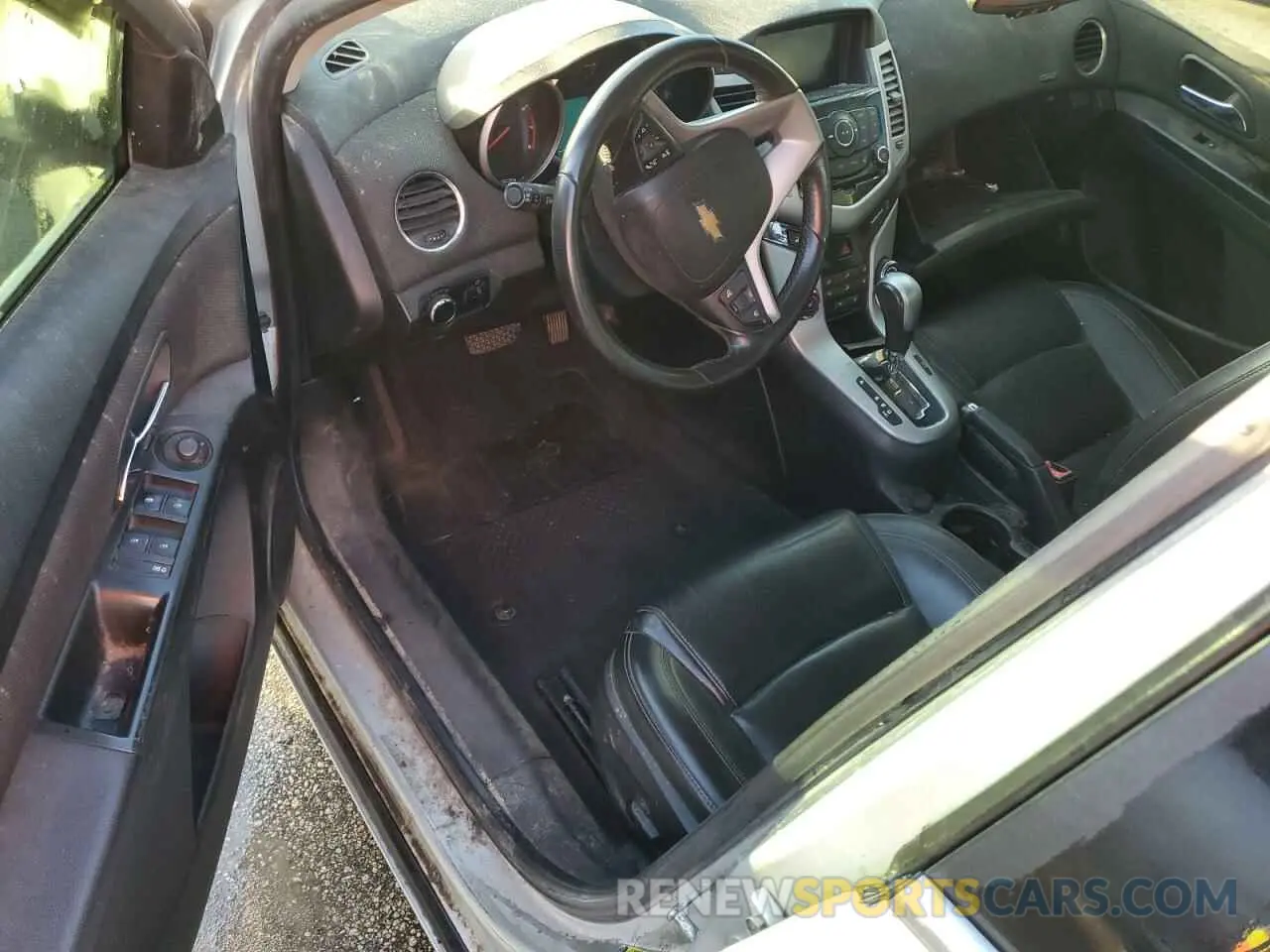8 Photograph of a damaged car 1G1PE5SB1D7143749 CHEVROLET CRUZE 2022