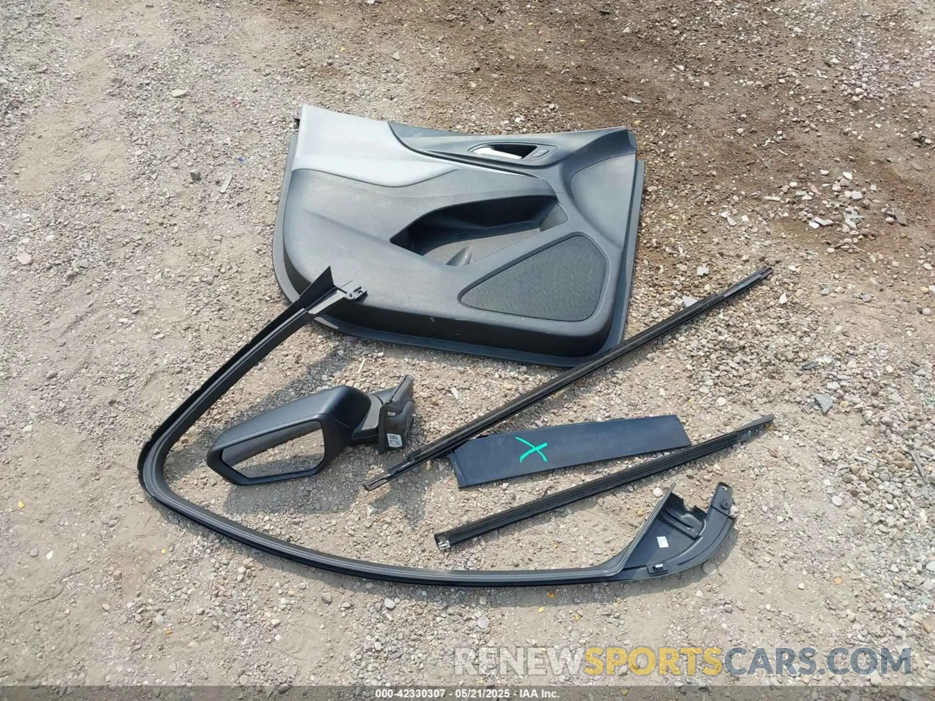 12 Photograph of a damaged car 2GNAXHEV0K6118103 CHEVROLET EQUINOX 2019