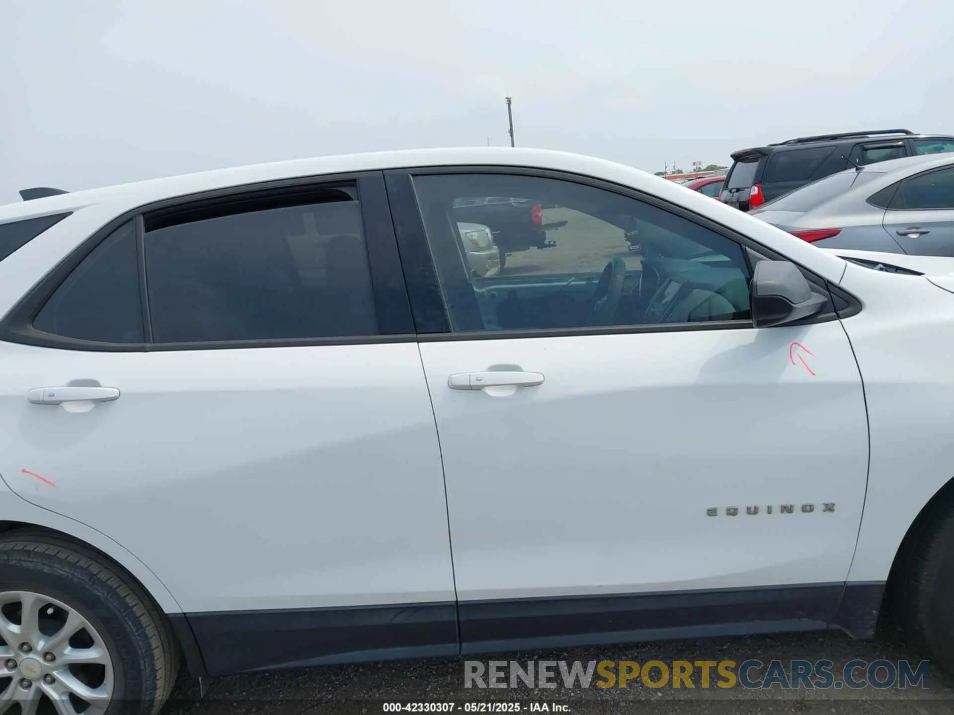 14 Photograph of a damaged car 2GNAXHEV0K6118103 CHEVROLET EQUINOX 2019