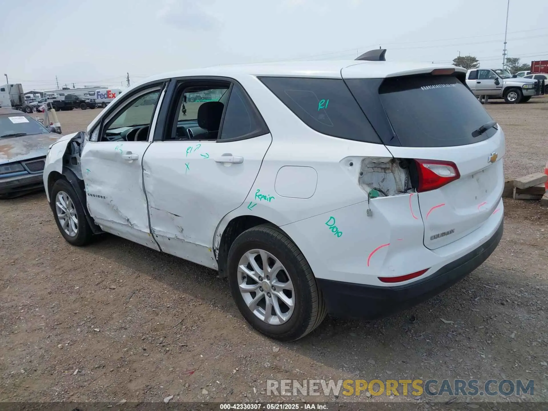 3 Photograph of a damaged car 2GNAXHEV0K6118103 CHEVROLET EQUINOX 2019