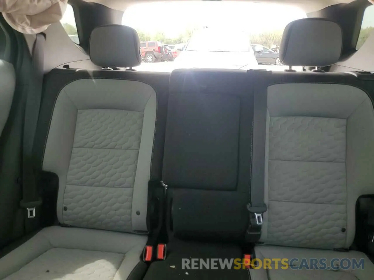 10 Photograph of a damaged car 2GNAXHEV0K6136374 CHEVROLET EQUINOX 2019